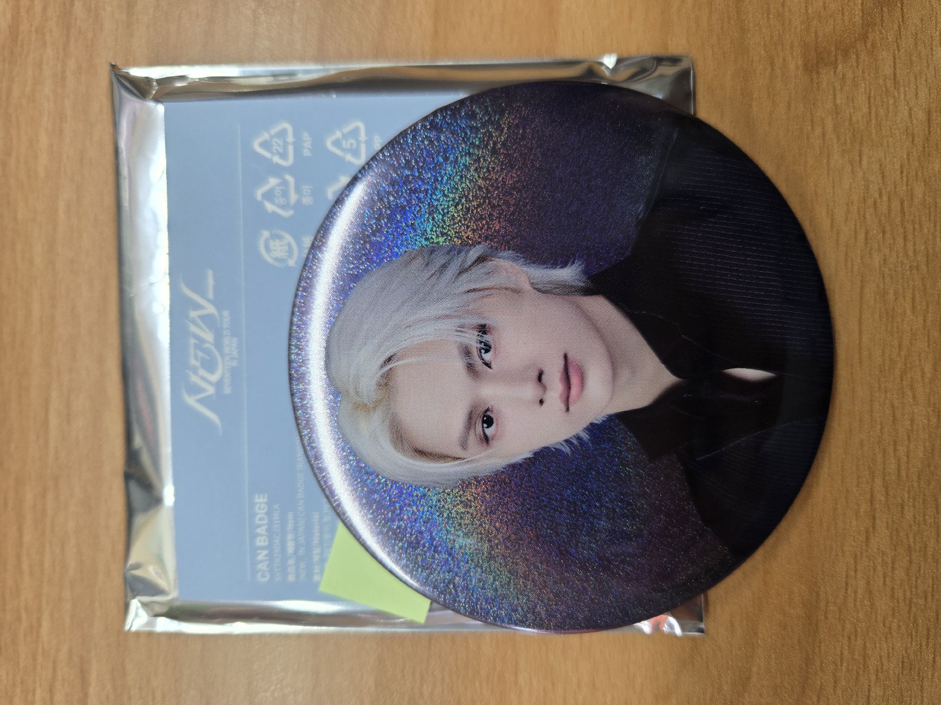 seventeen NEW Japan俊徽章