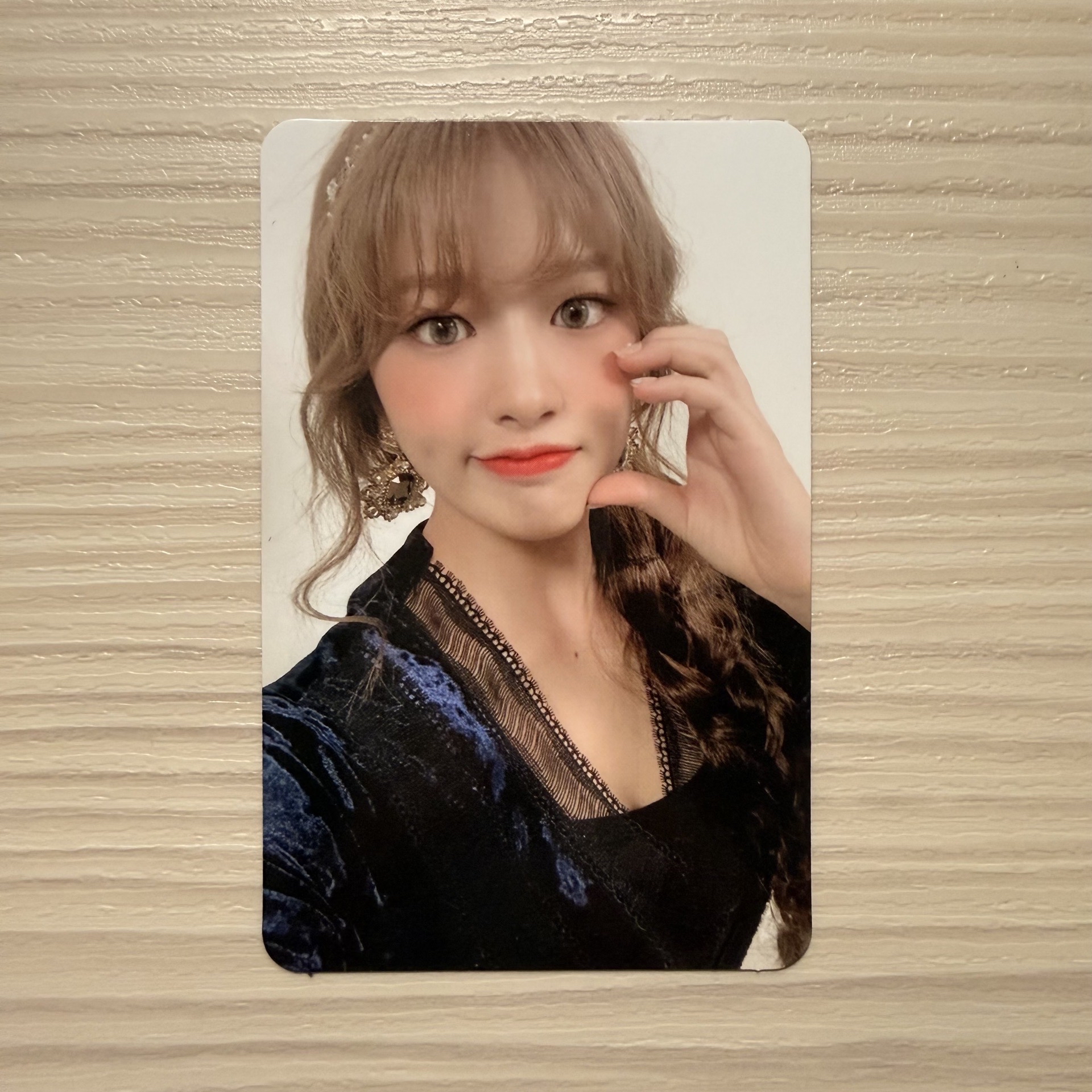 YUJIN 安俞真 BLOOM*IZ 專卡