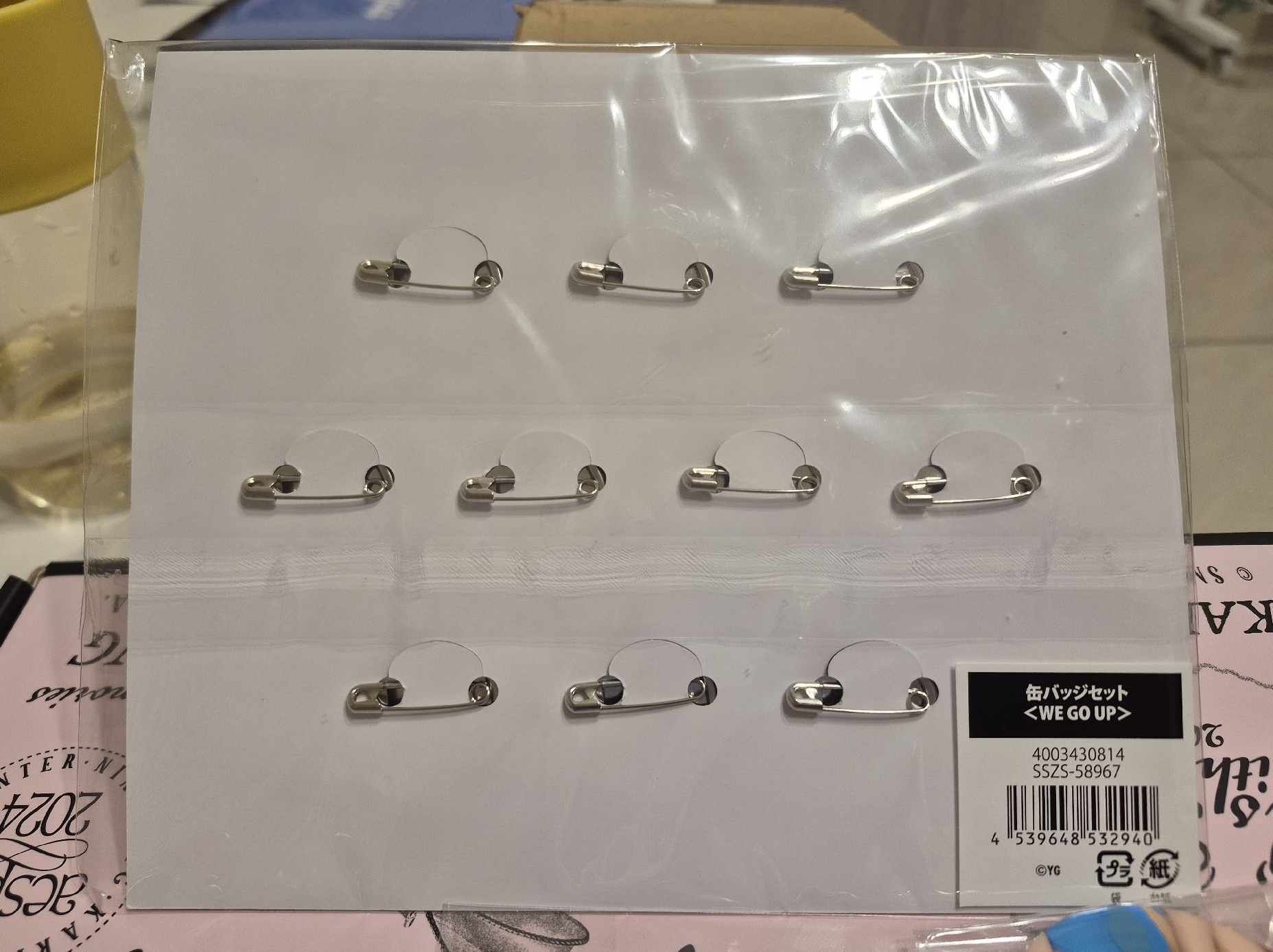 WE GO UP日本快閃徽章組