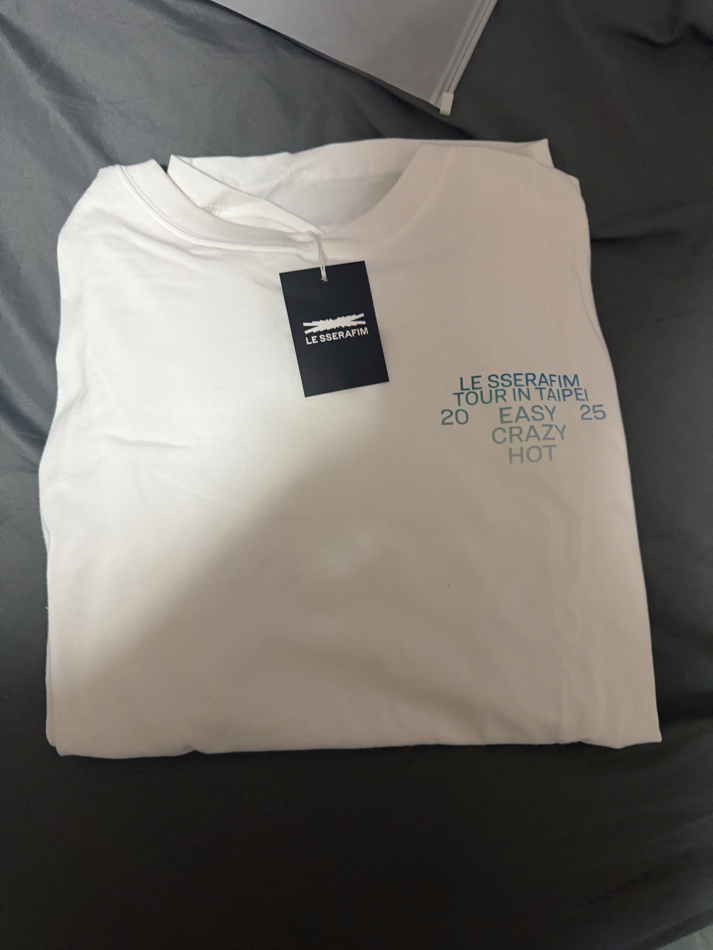 LESSERAFIM 台北場短踢