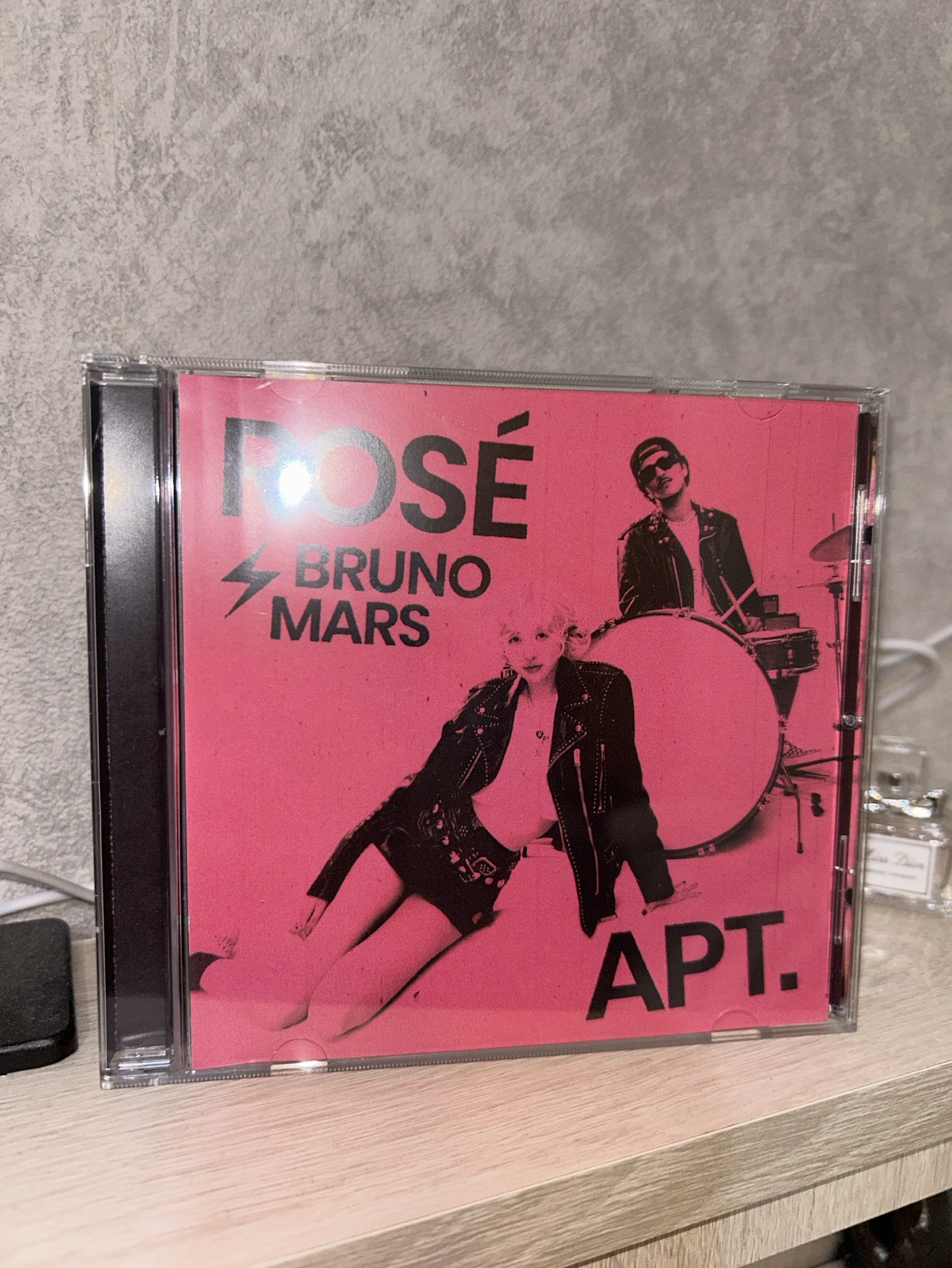 ROSÉ X Bruno Mars APT已拆CD 