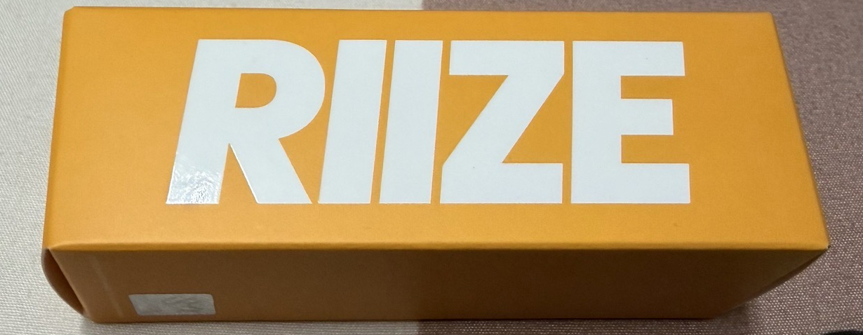 RIIZE 手燈造型唇膏