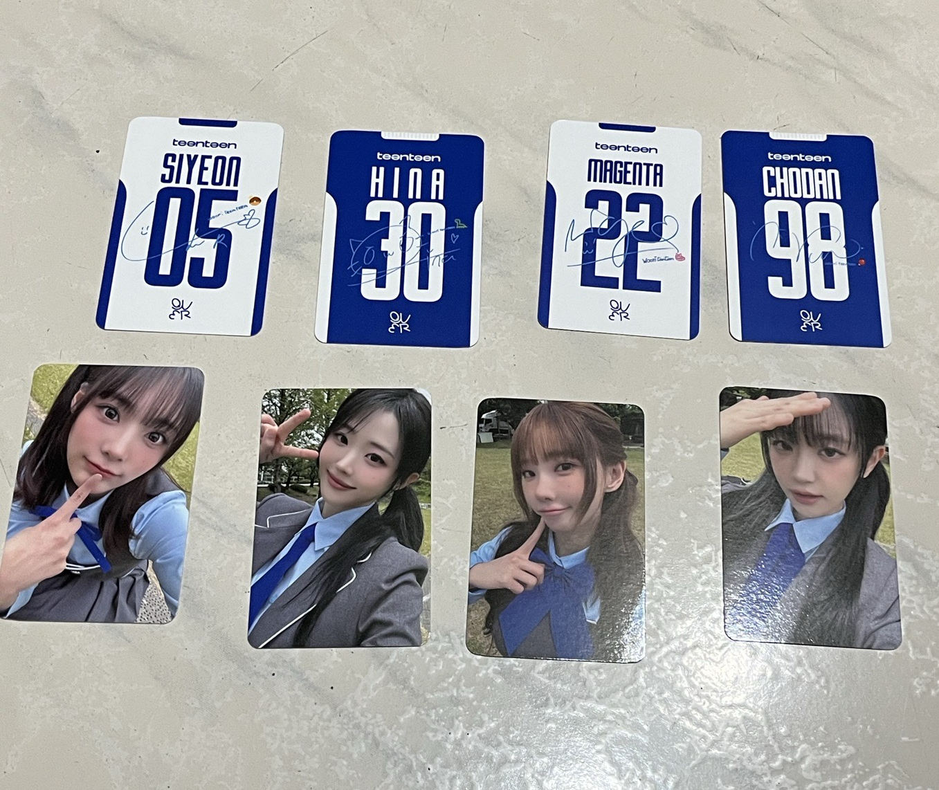 QWER teenteen 制服代言卡 LCK + 海報