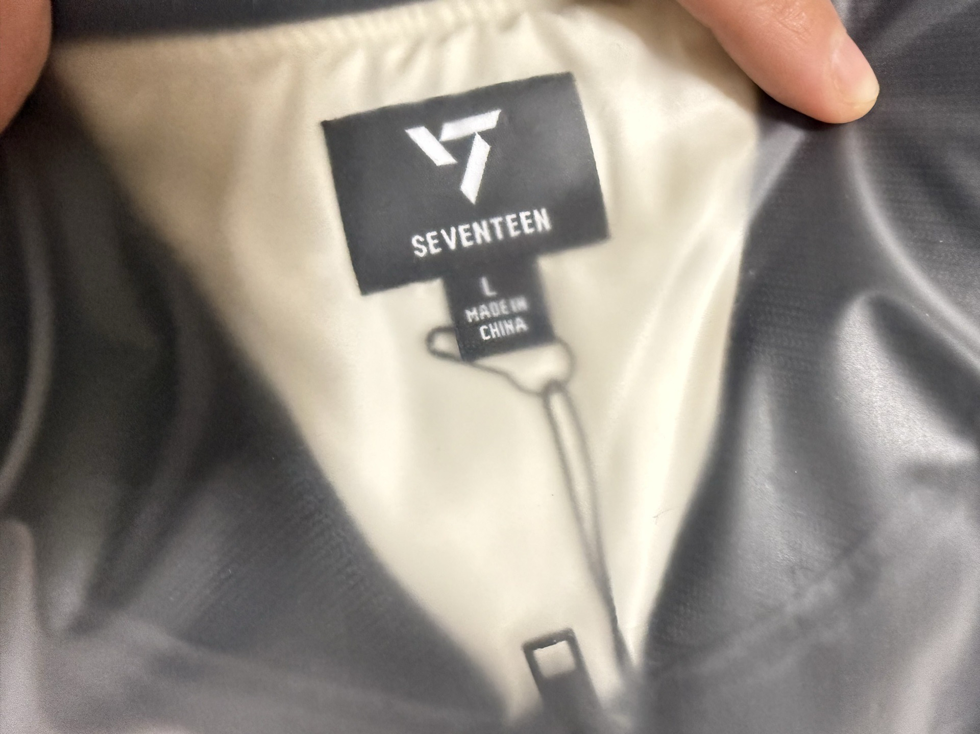 25克拉島飛行外套L全新 不含小卡