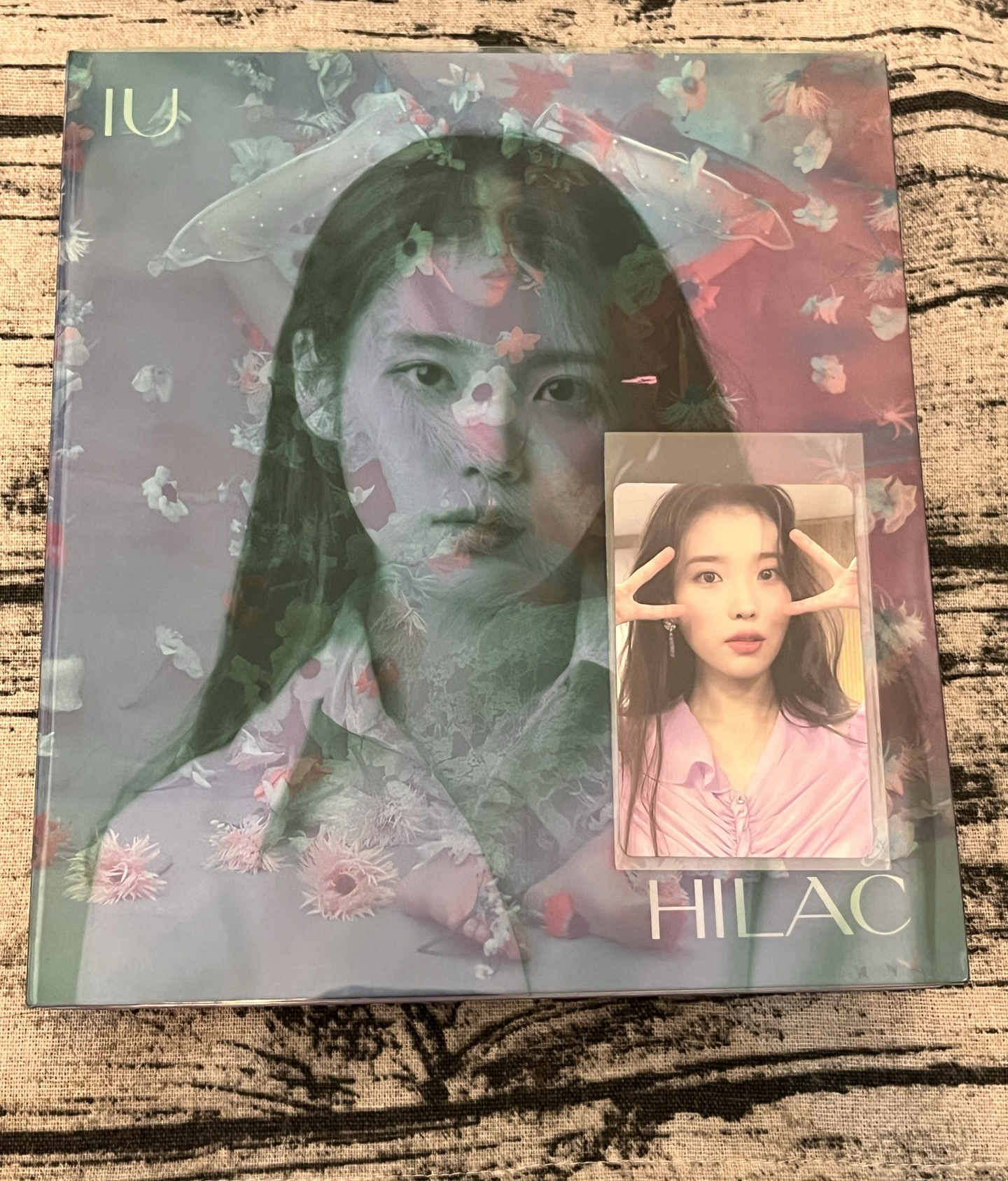 IU LILAC 全專 兩版各一