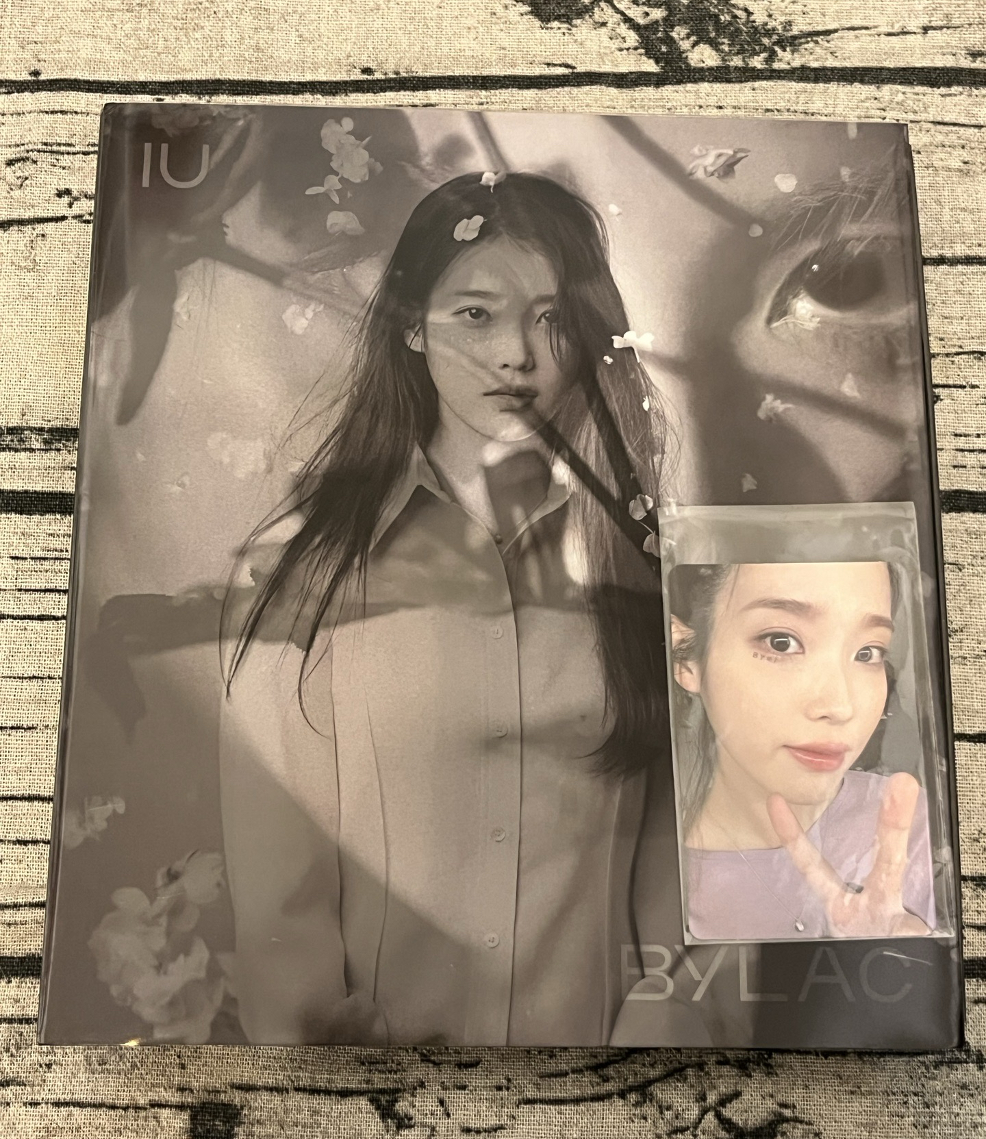 IU LILAC 全專 兩版各一