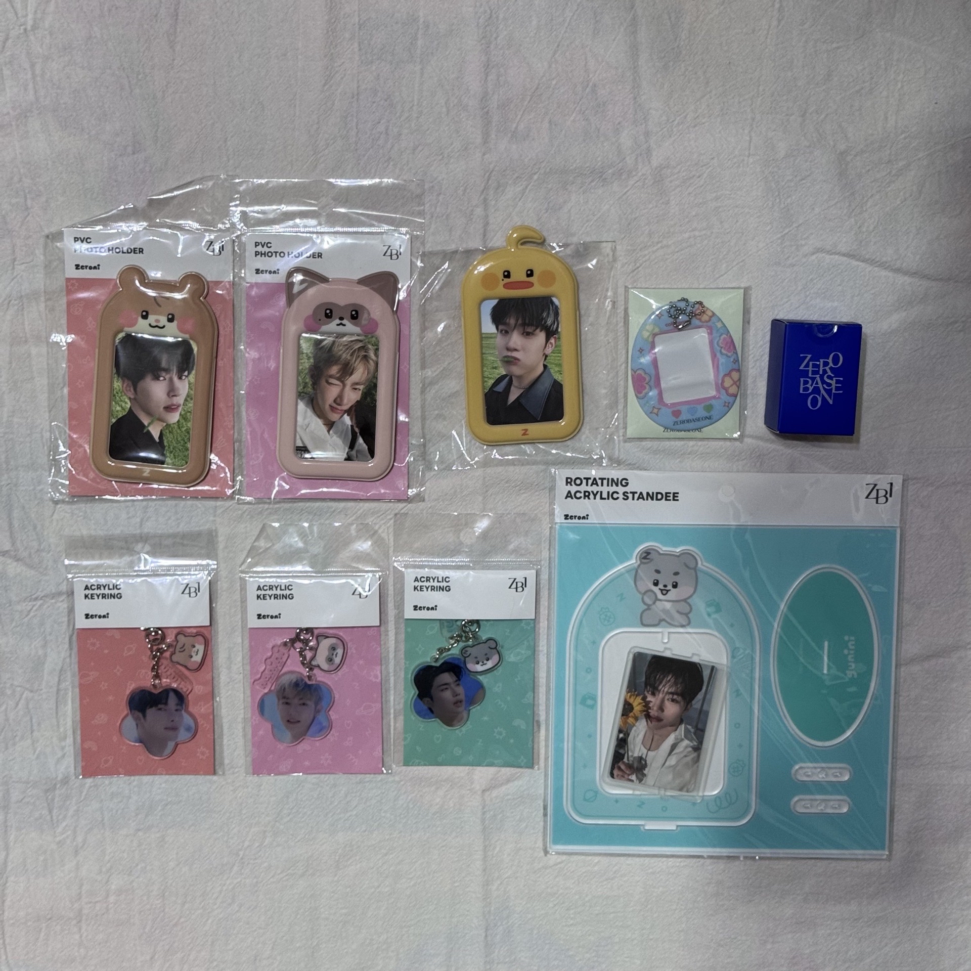 ZEROBASEONE 快閃店 PVC卡套 旋轉立牌 吊飾 COLORGRAM證件套組 官方戒指手燈