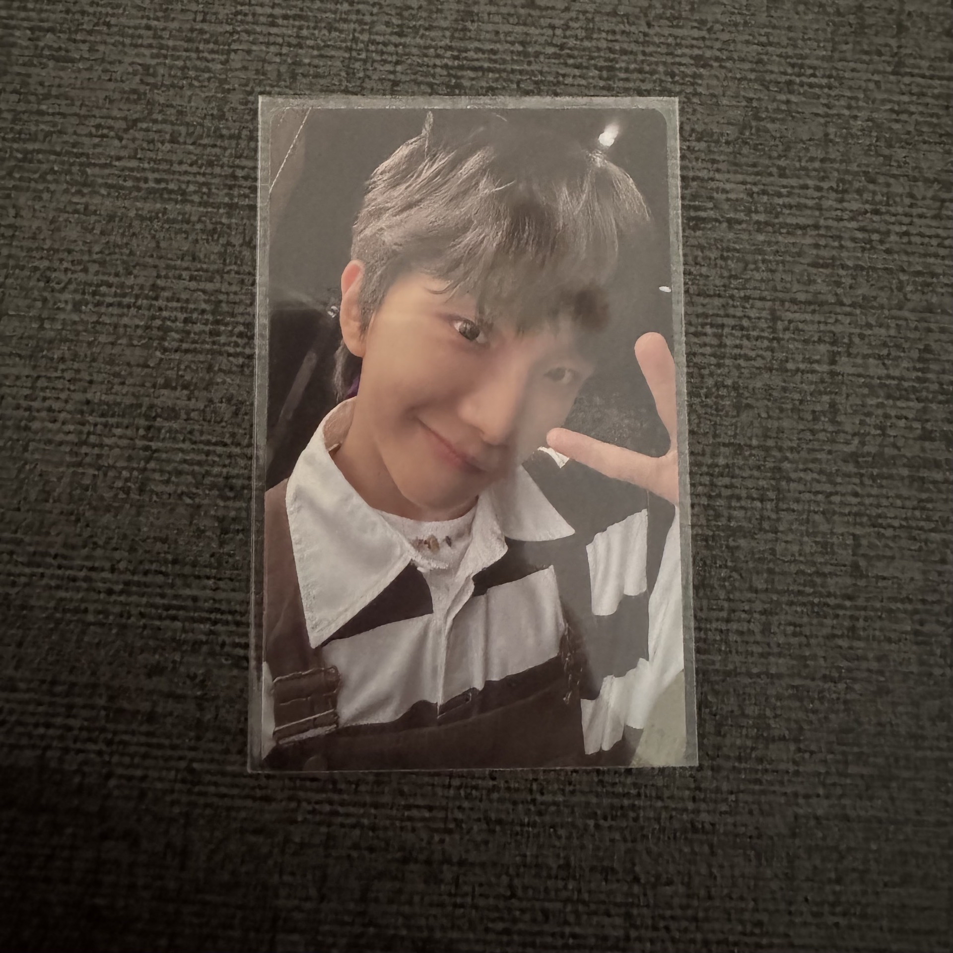 wvs 單封 吊帶褲歪嘴笑 金雲鶴