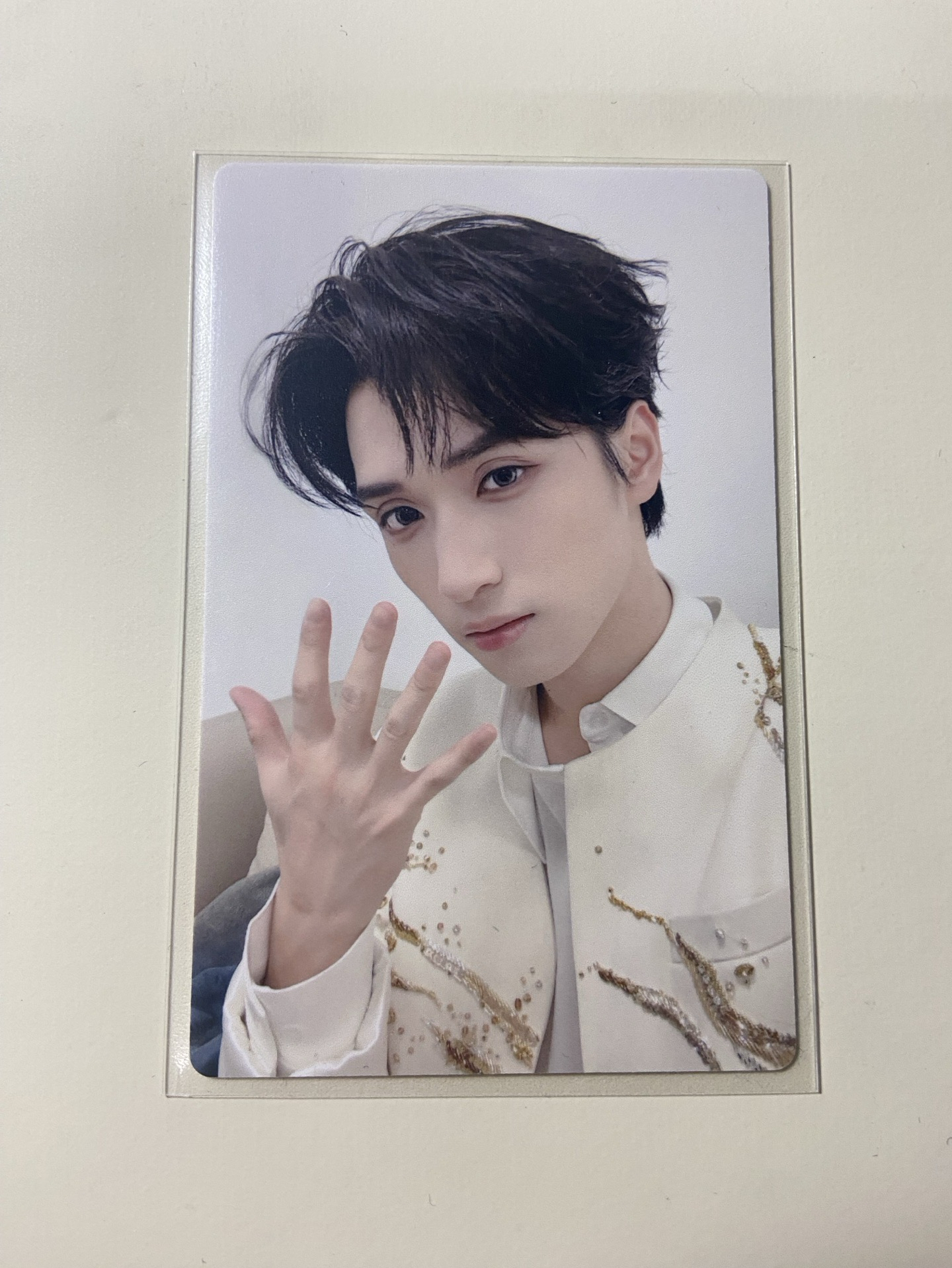 嚴浩翔五週年白衣普卡