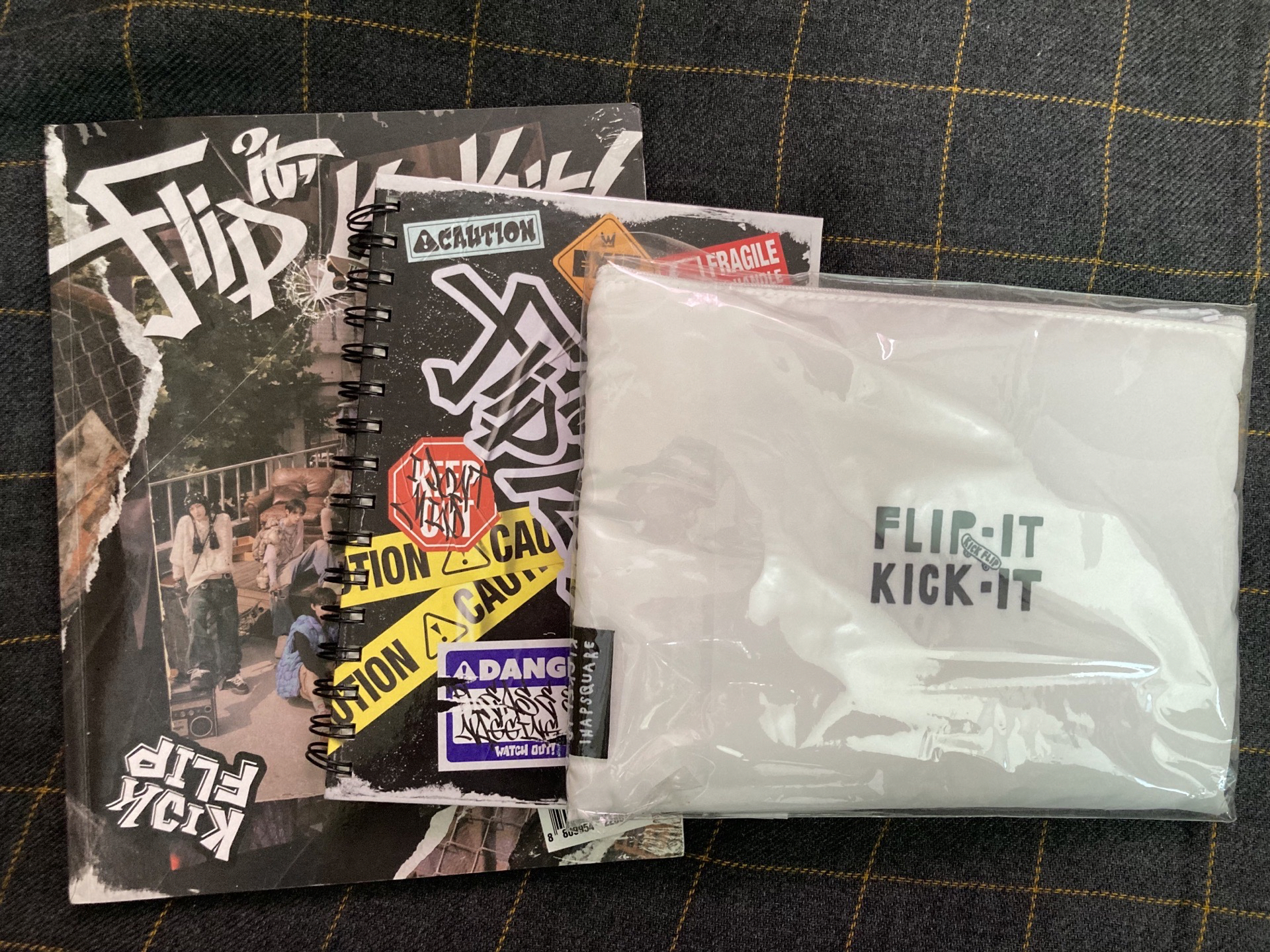 Kick flip 出道專 限量版+普版（普版為空專）