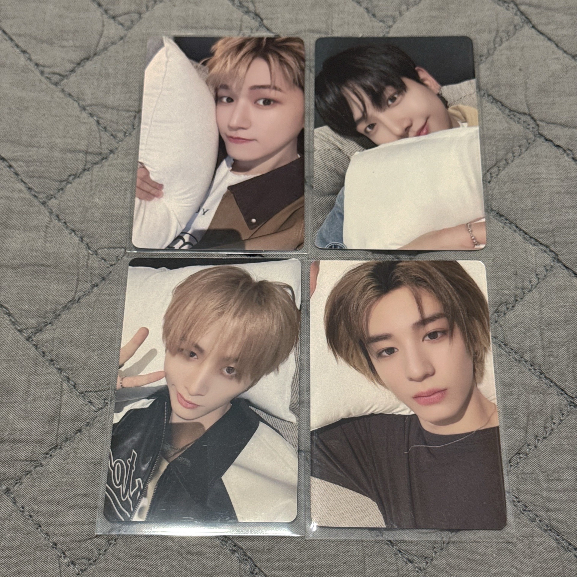 no genre yzy4.0簽售卡 抱枕