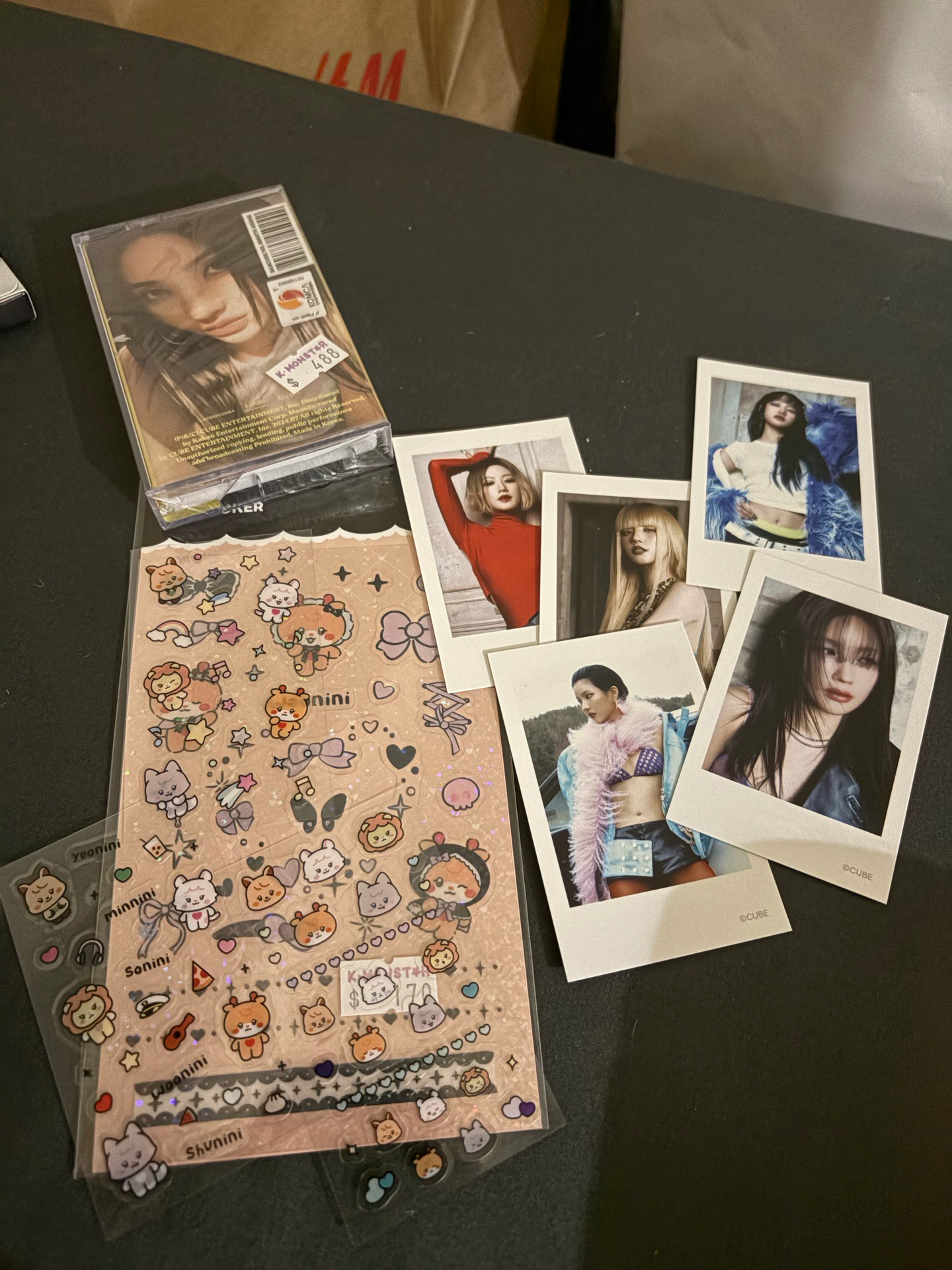 idle小卡盒含貼紙