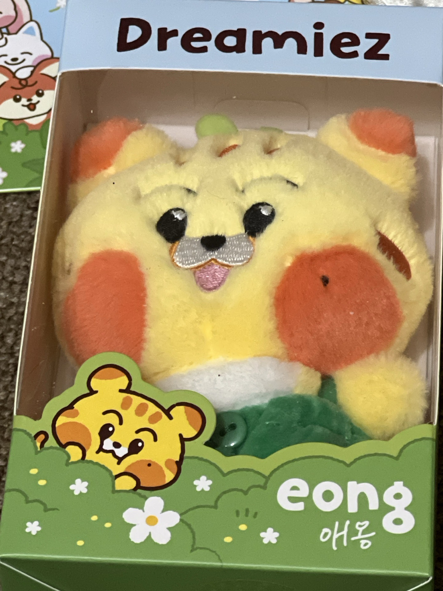 李馬克 穿綠色吊帶褲娃娃