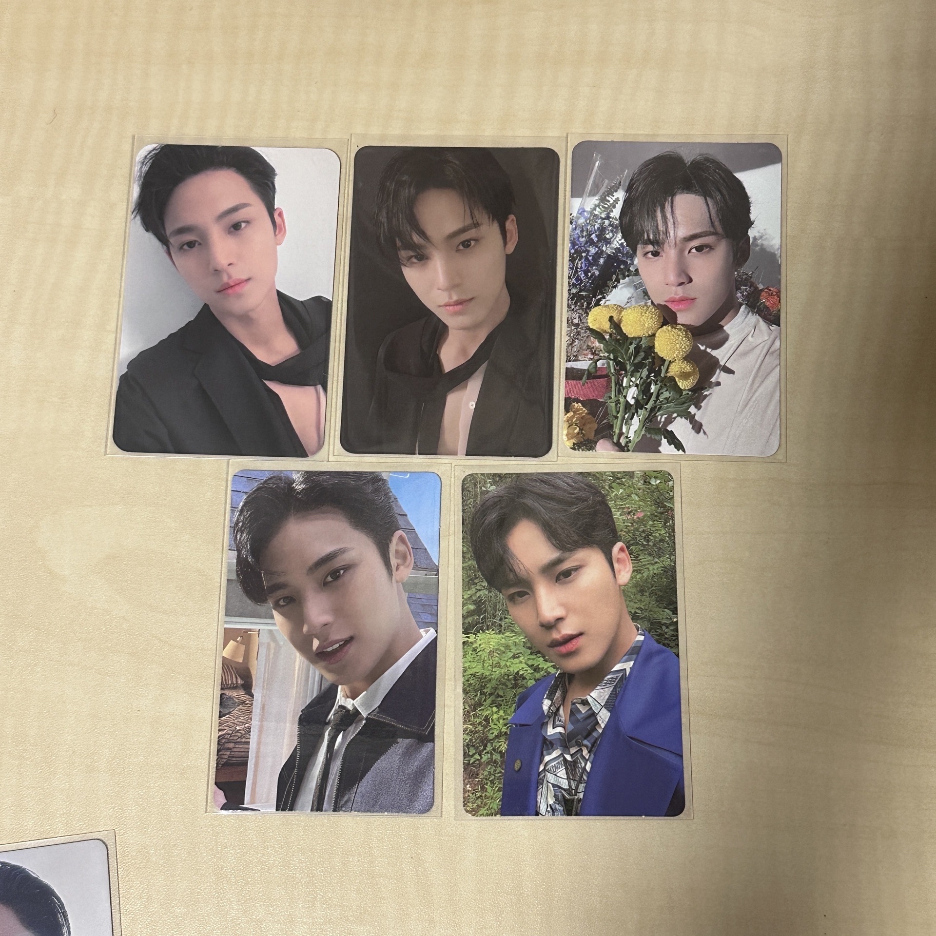 一些珉奎🐶 sc奎 捧花奎 西裝奎 