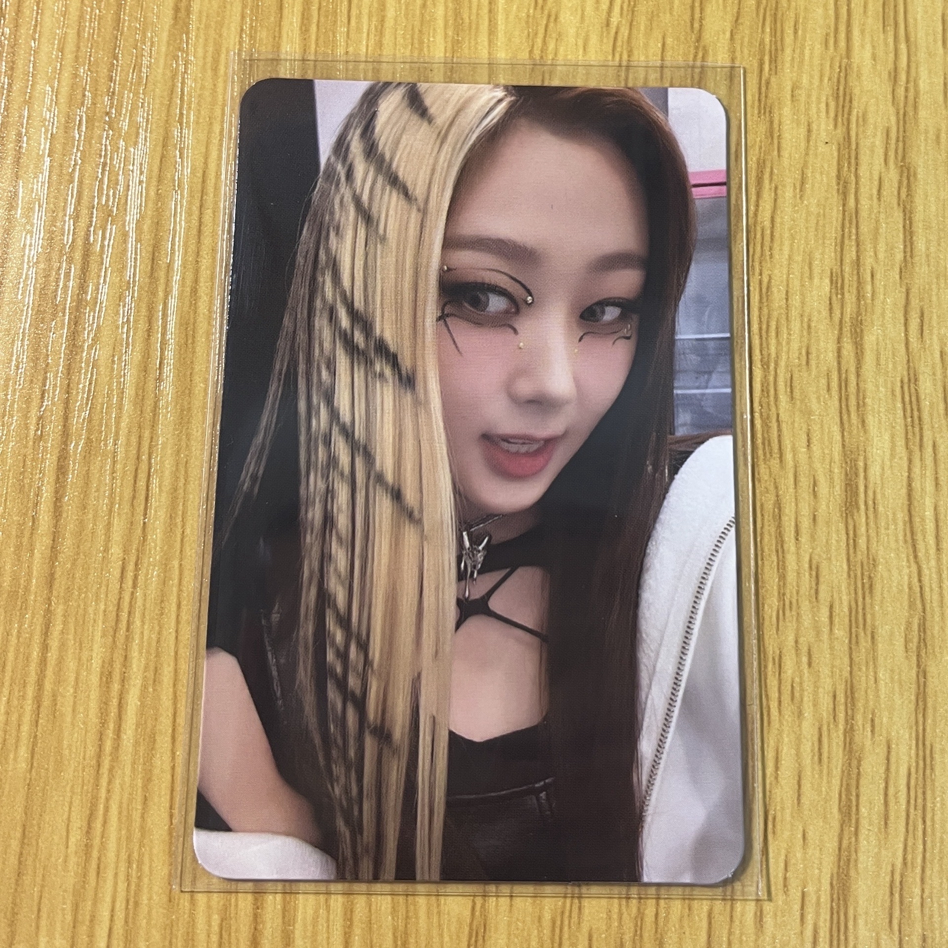 Girls 專輯卡 d版吉 單封吉