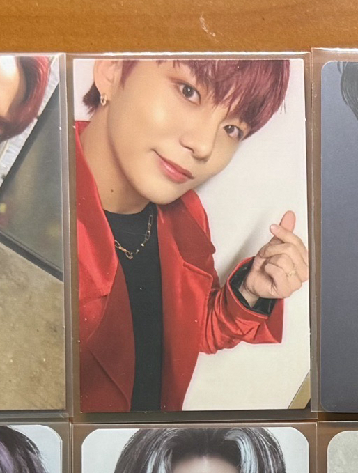 紅髮手指愛心熊