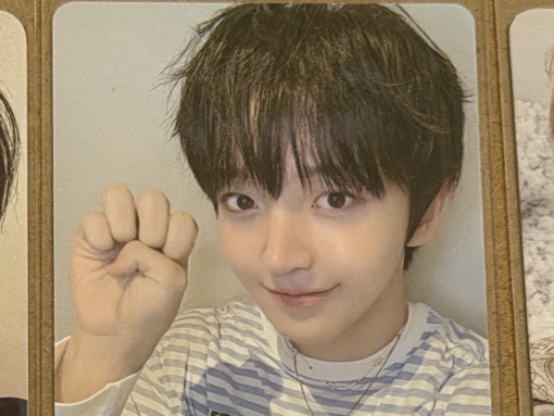 誰家的忙內這麼可愛-東玹官拍