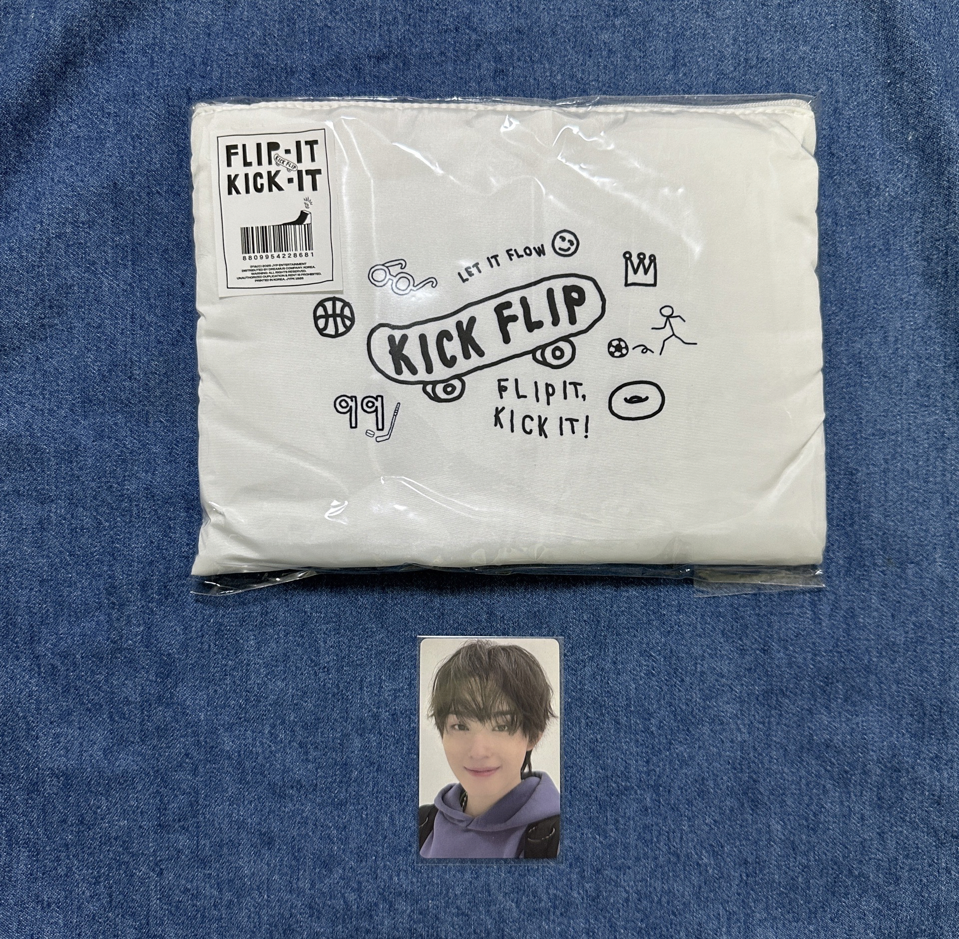 KICKFLIP - [Flip it, Kick it!] 一 (Lookbook Ver)