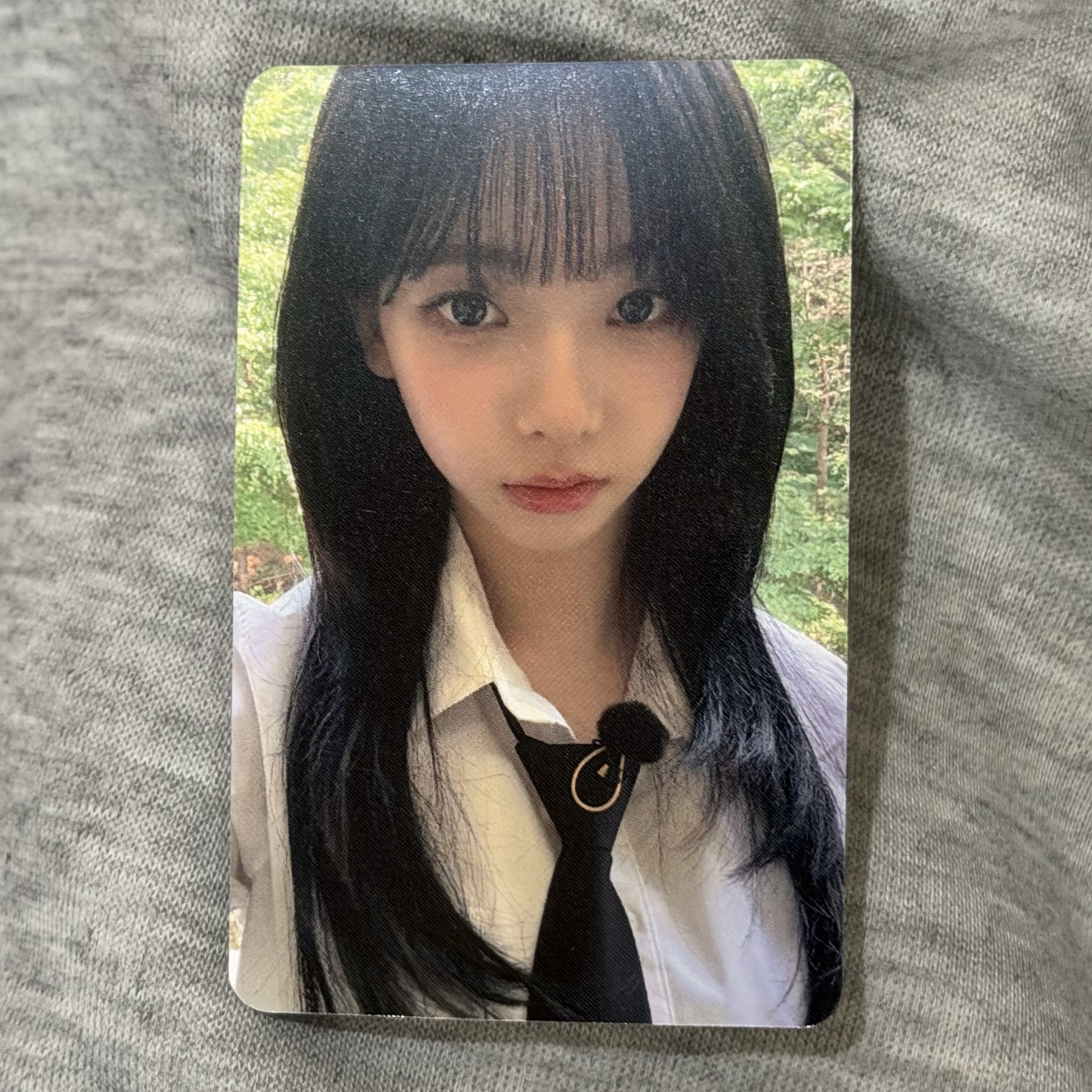 下次不准再穿制服 還出這麼多卡😤