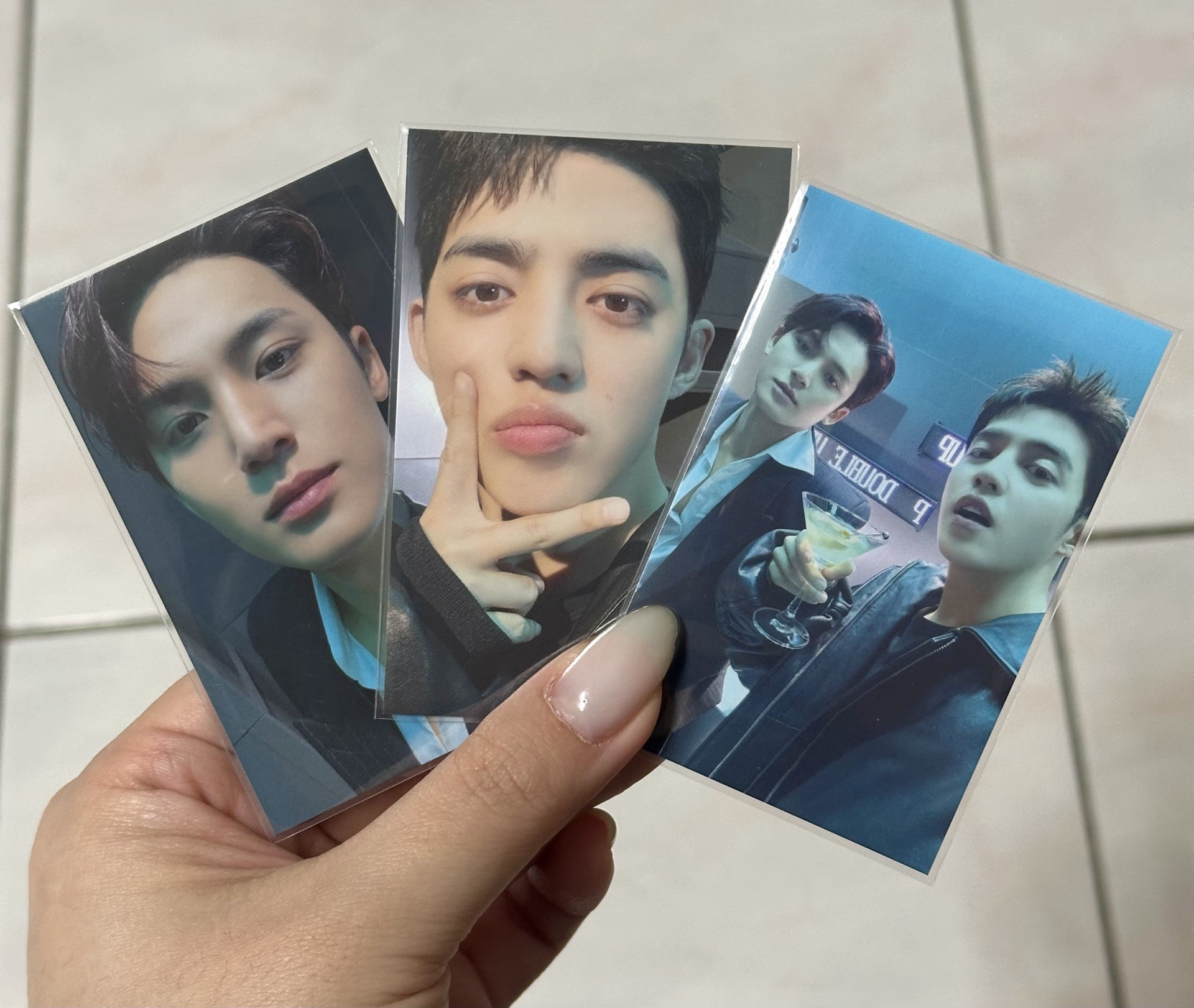 喆奎外套卡 三張不拆免包手 很想自留 但在釜山吃太多東西ㄌ快破產