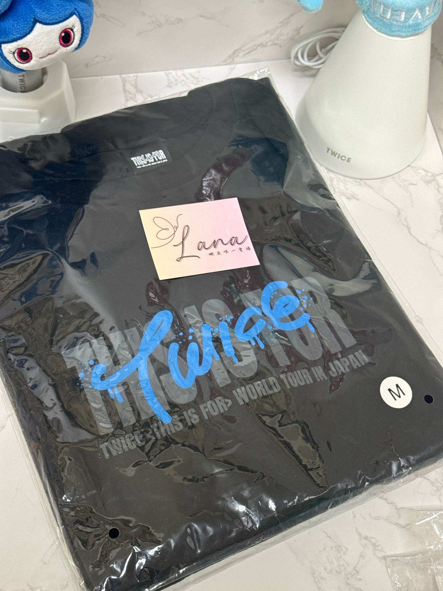 子瑜 日本六巡 噴漆黑T M號 + GIGO拖鞋