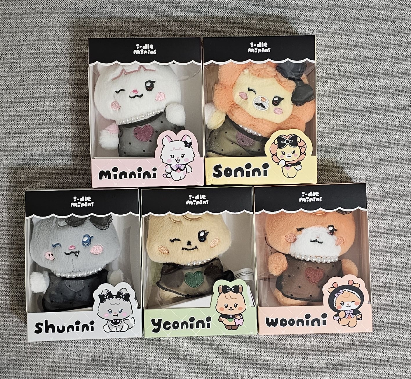 [ i-dle* ] 迷八快閃周邊盒娃 吊飾 卡套 鐵盒 貼紙