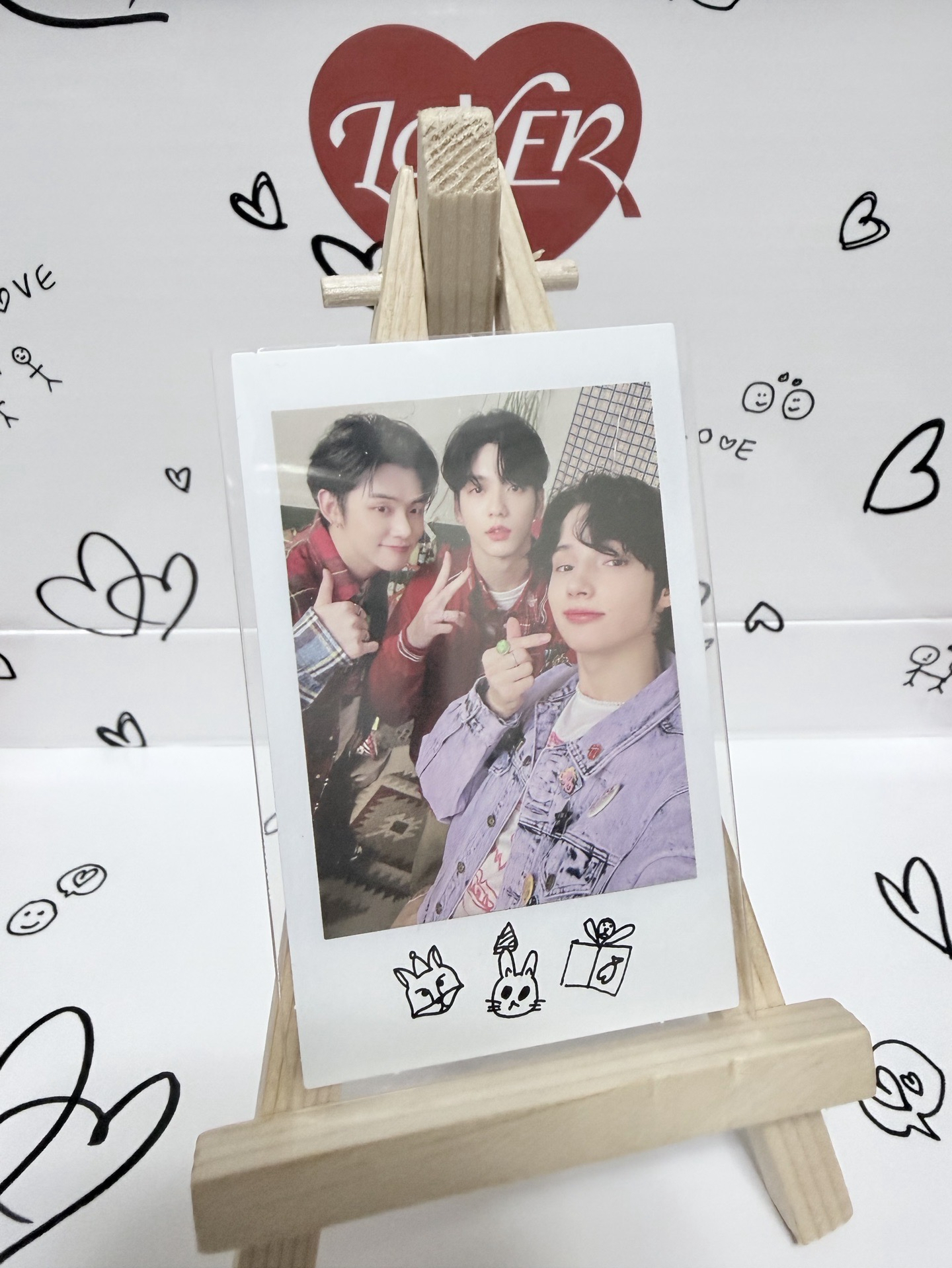 竣彬寧三人拍立得