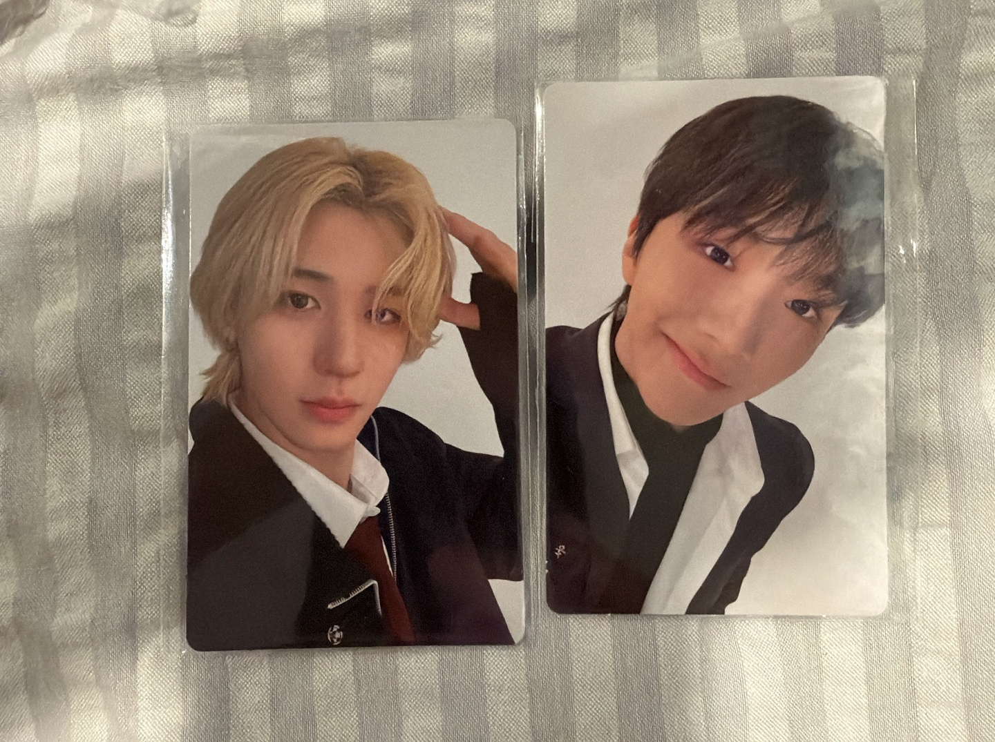 長髮金先生+歪頭燦笑忙內先生