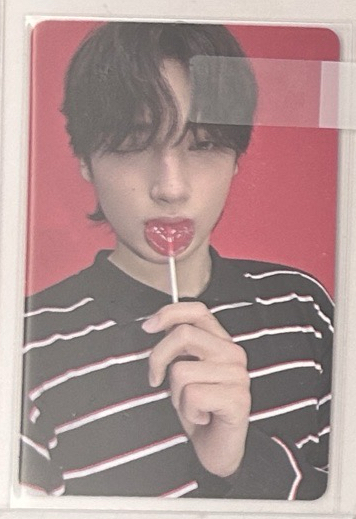 迷七lover吃棒棒糖