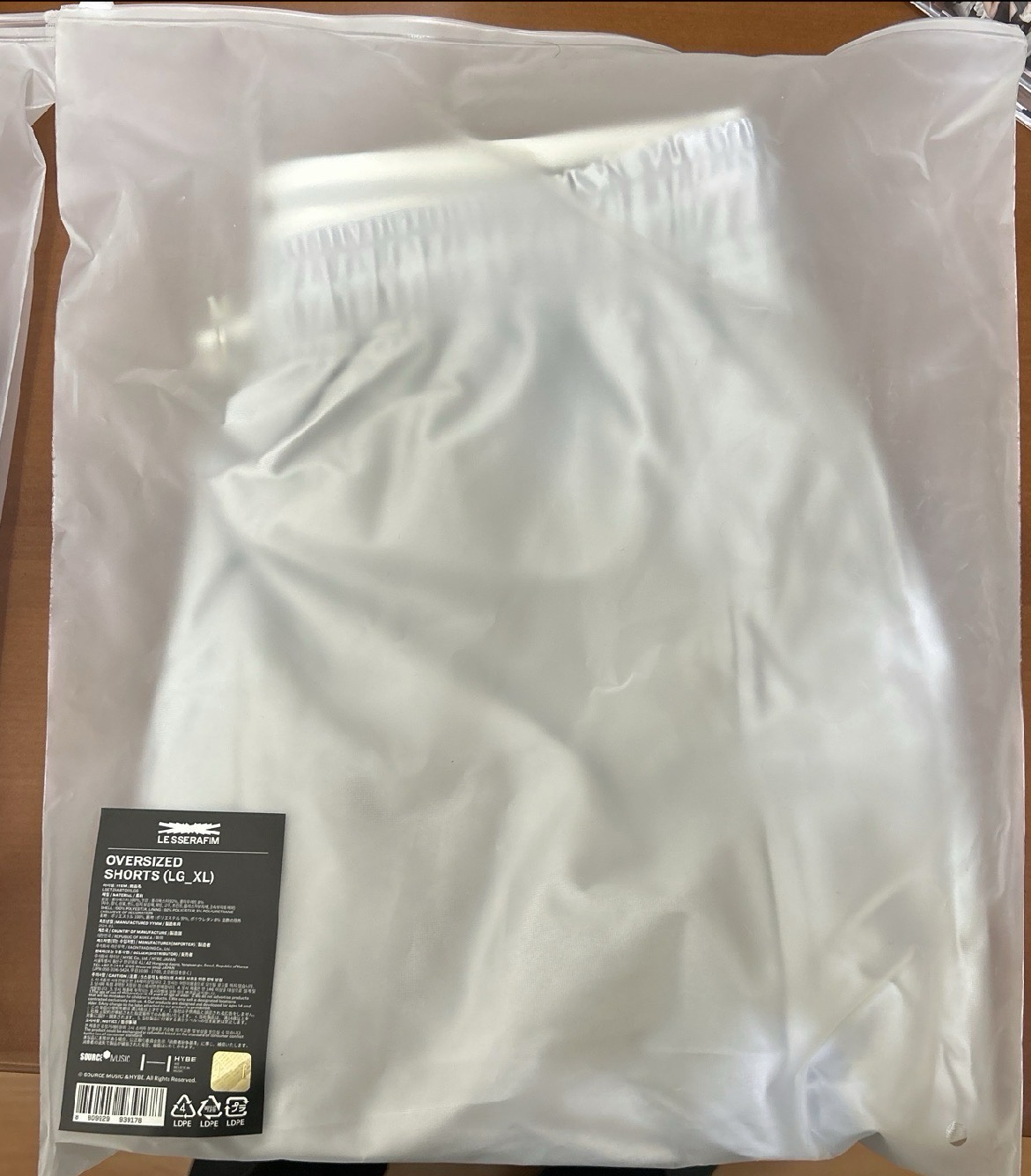 Oversized Shorts (Light grey) （XL)原價1800