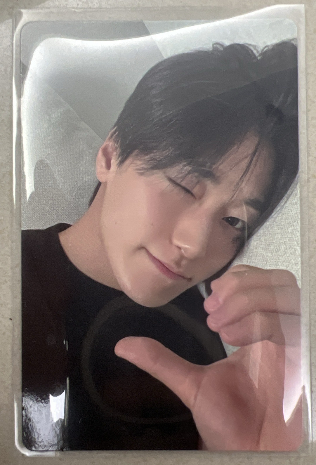 崔傘睡前和你比愛心