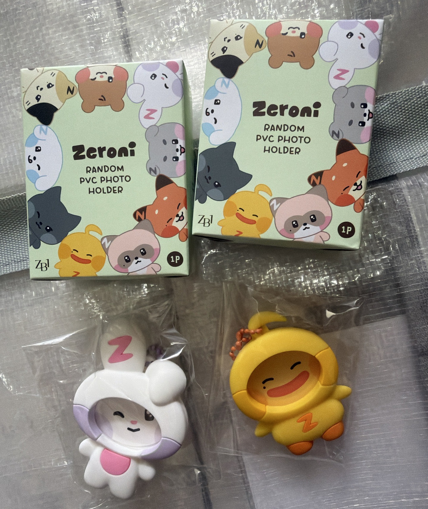 zeroni yunini taenini pvc照片吊飾