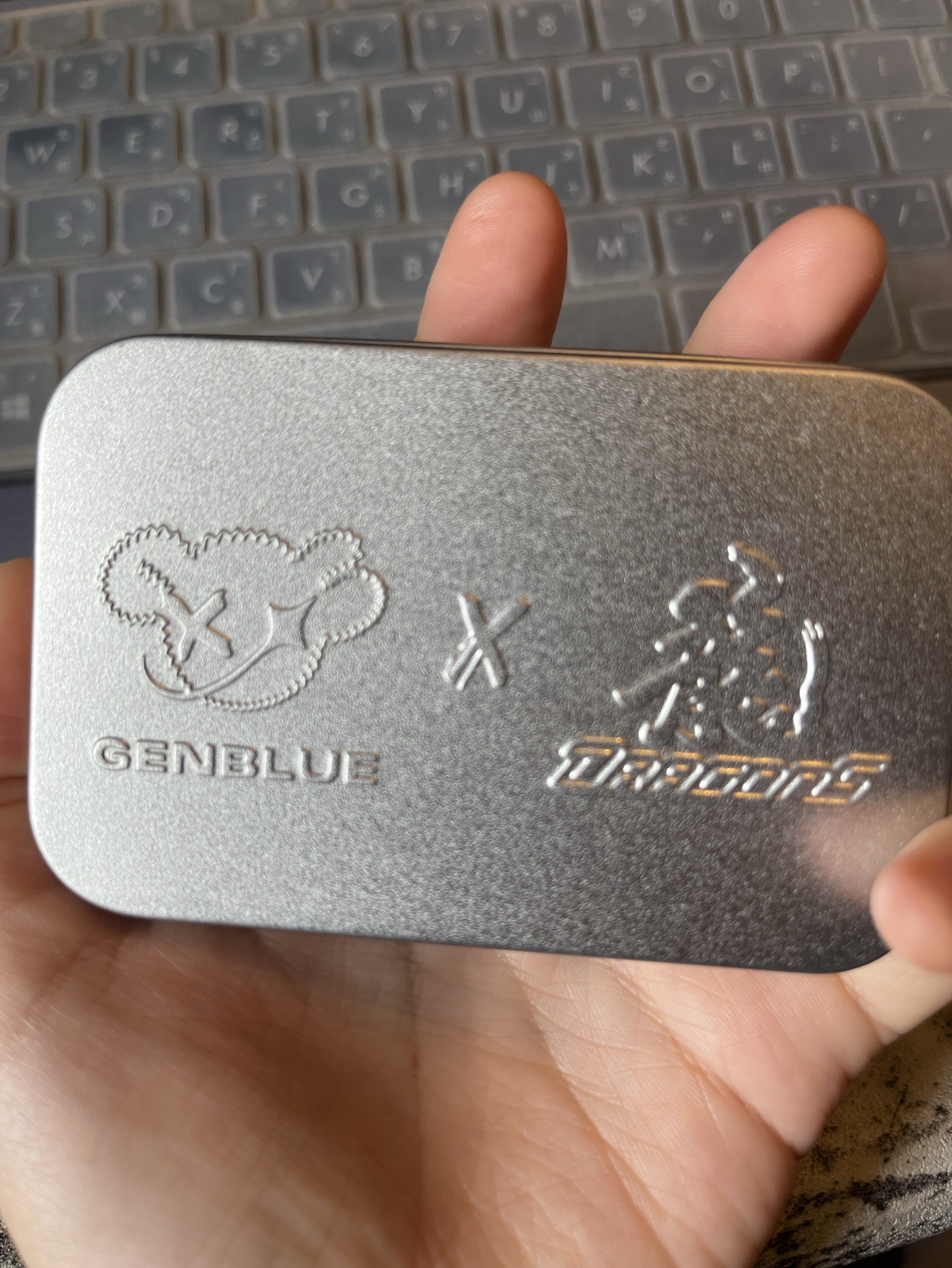 味全龍鐵盒不是演唱會mirror鐵盒