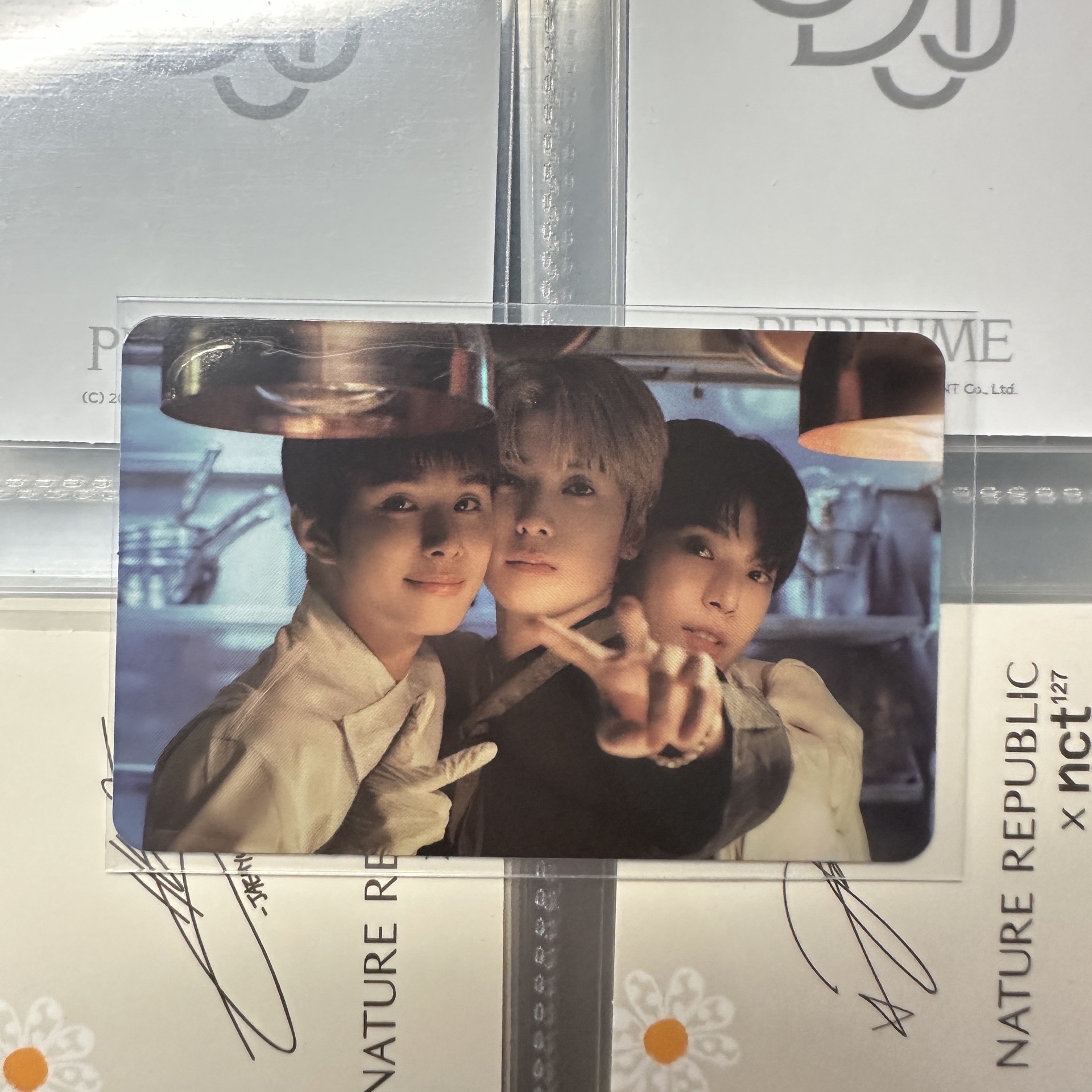 道在廷三人貼貼小卡