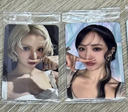 VIVIZ A MONTAGE OF ( ) K4預售特典+普版未拆專（隨機版本）