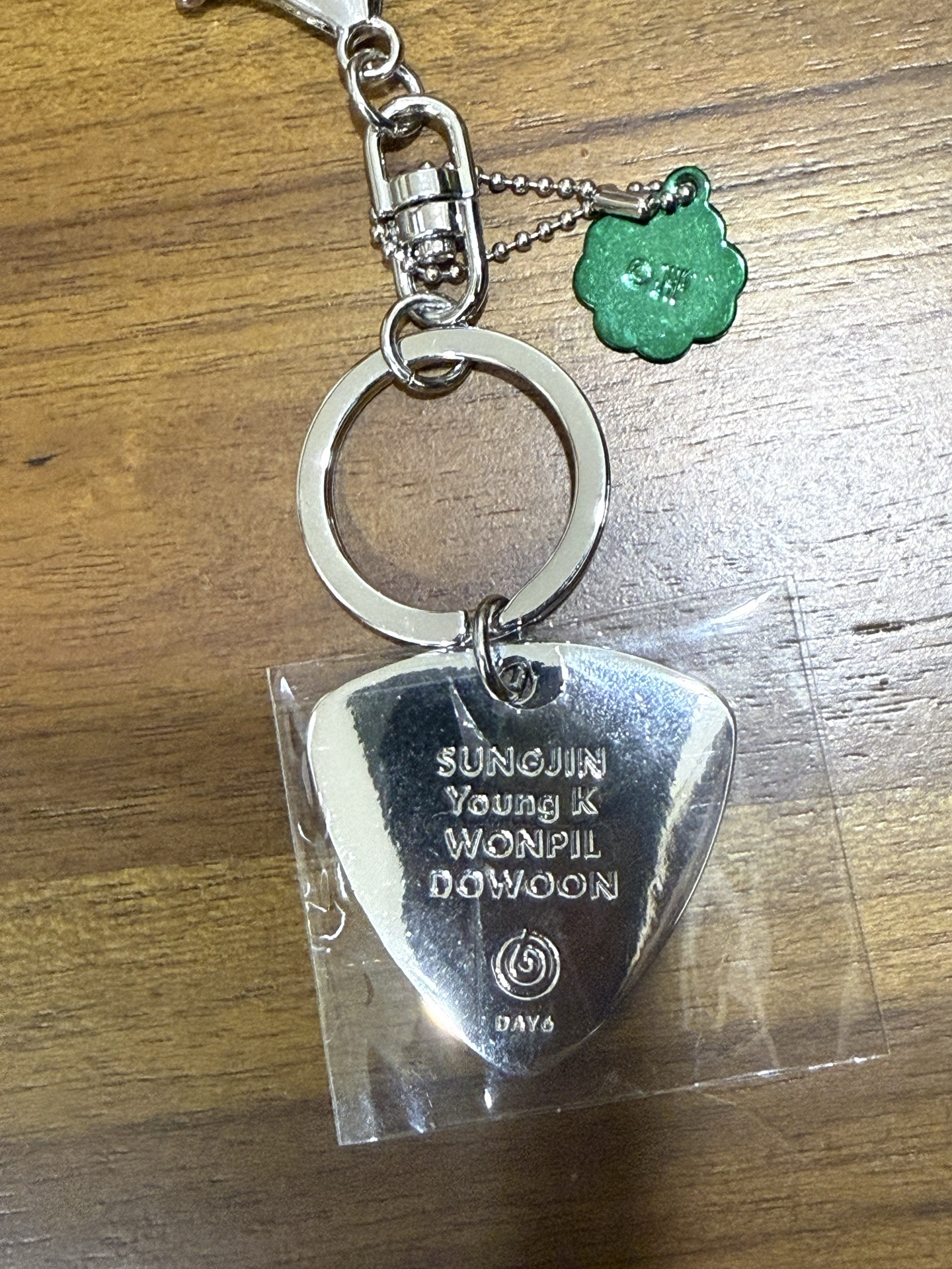 DAY6 吊飾 撥片 幸運草 FOREVER YOUNG 日週 