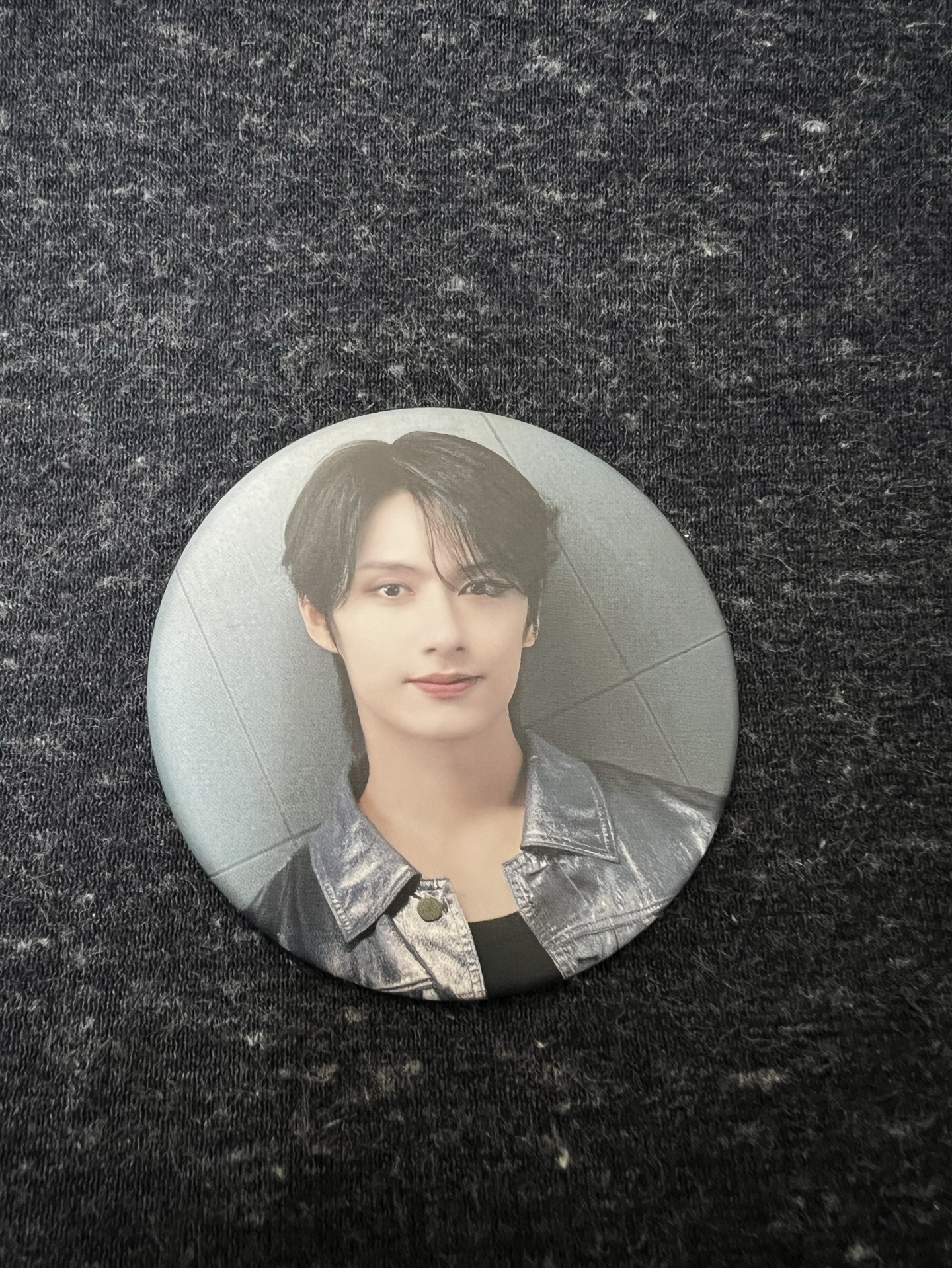 日巡right here俊徽章