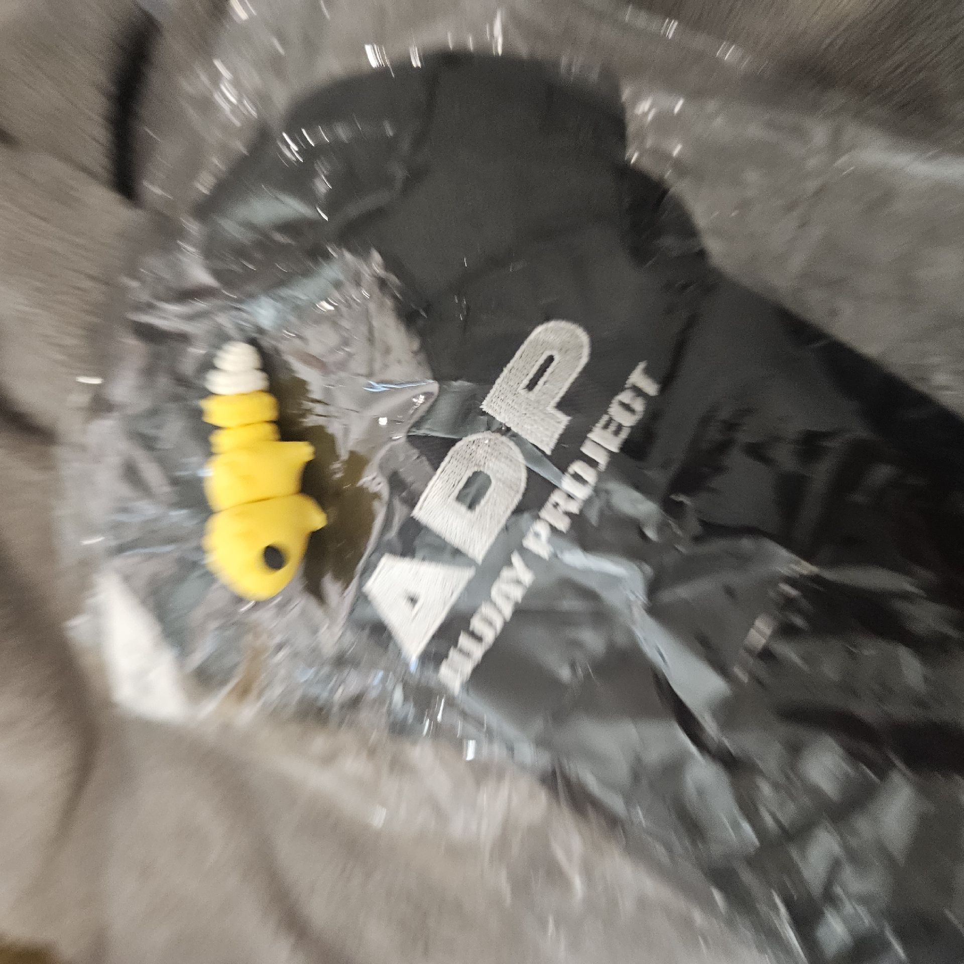 ADP初次在台北快閃店售的帽子 已拆封過