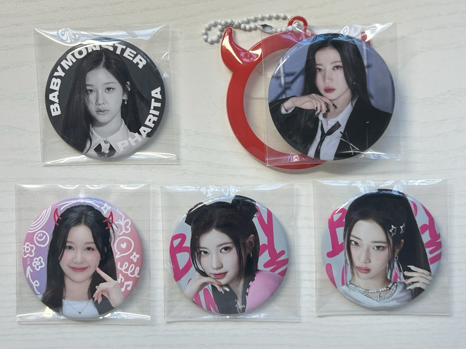 寶怪的各種徽章