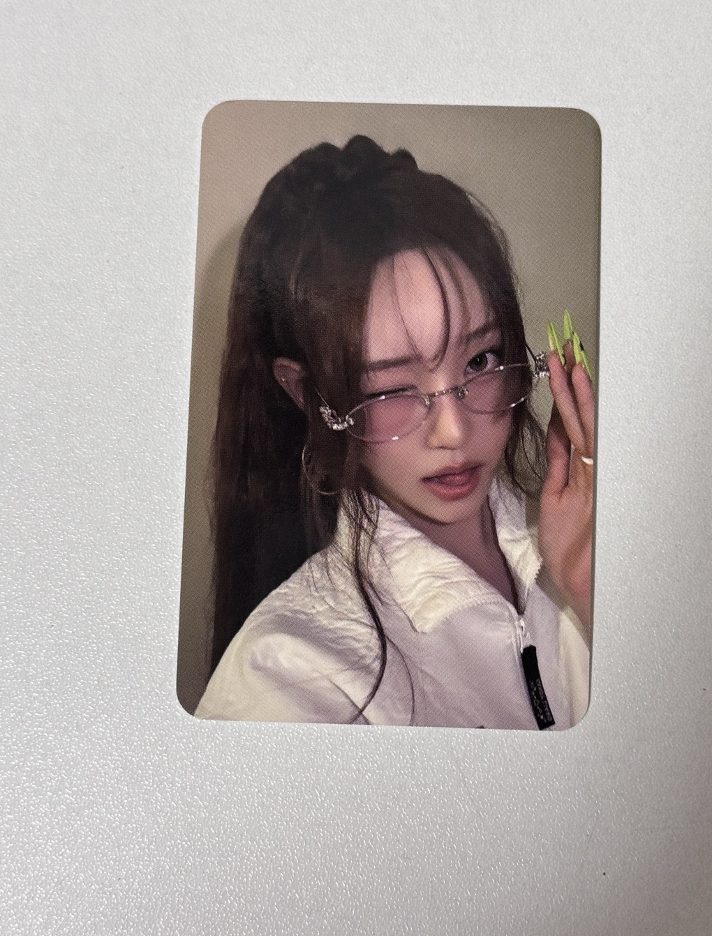 你確定你敢盯著我看？