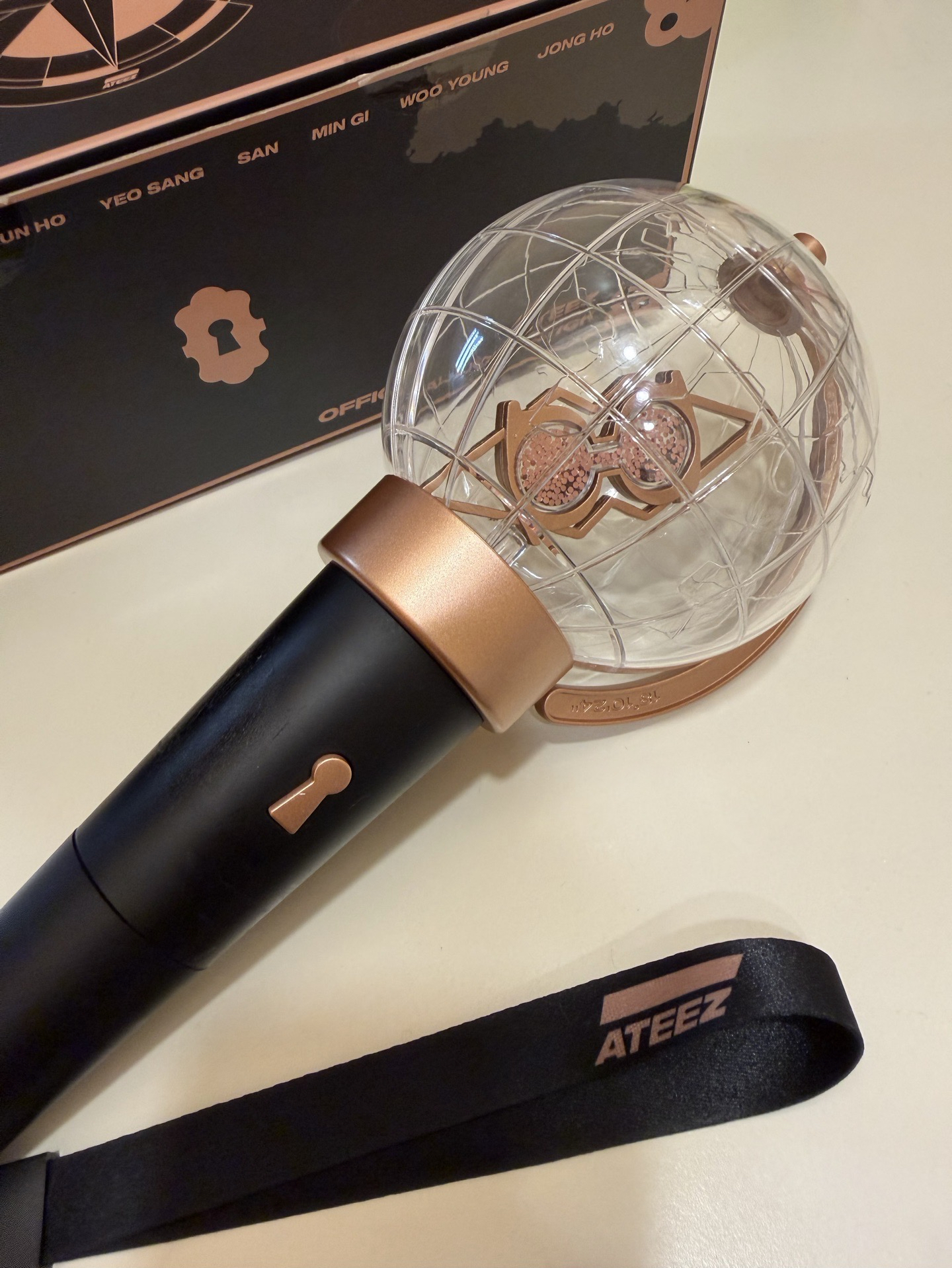 ATEEZ 一代手燈 Lightiny