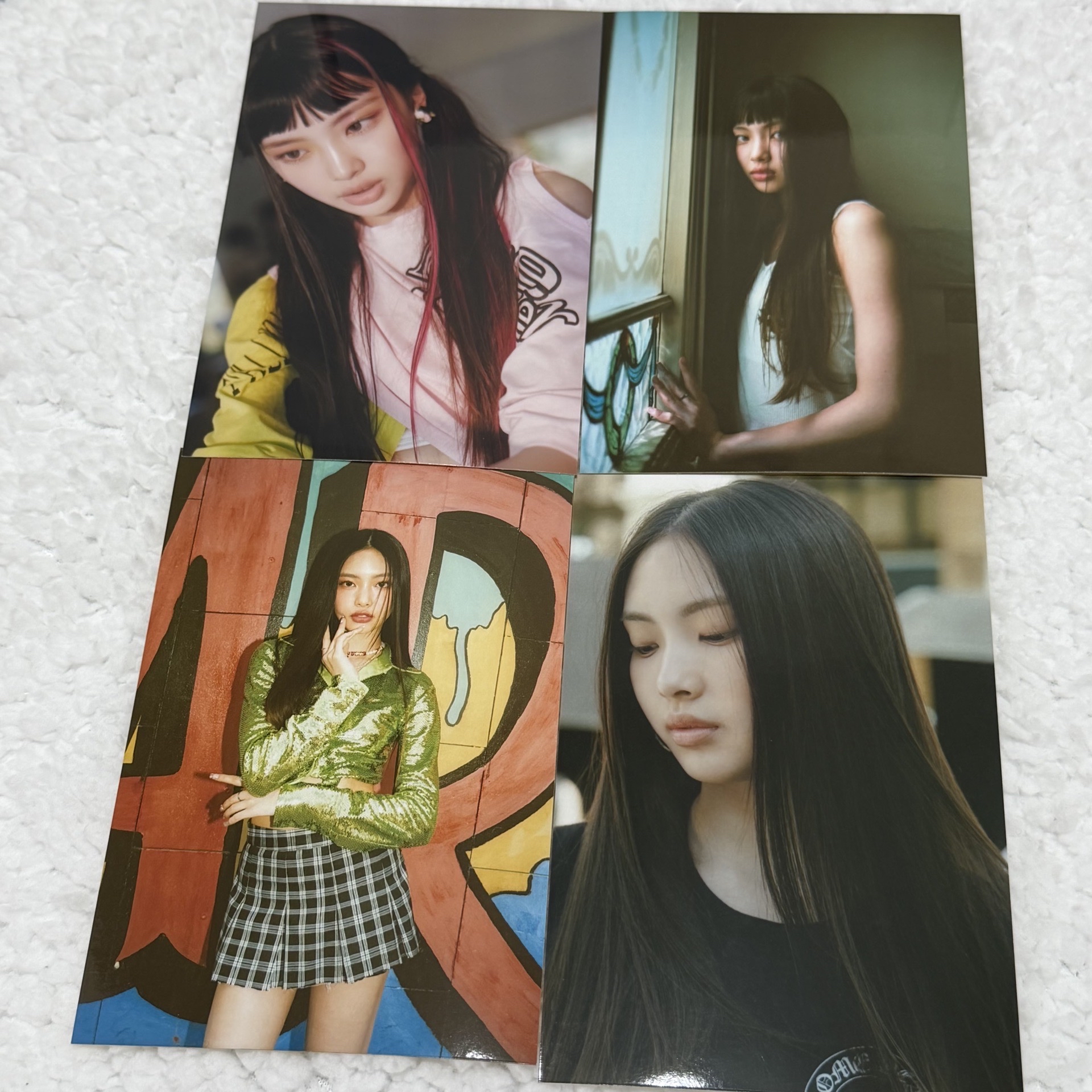 Hyein初版出道明信片