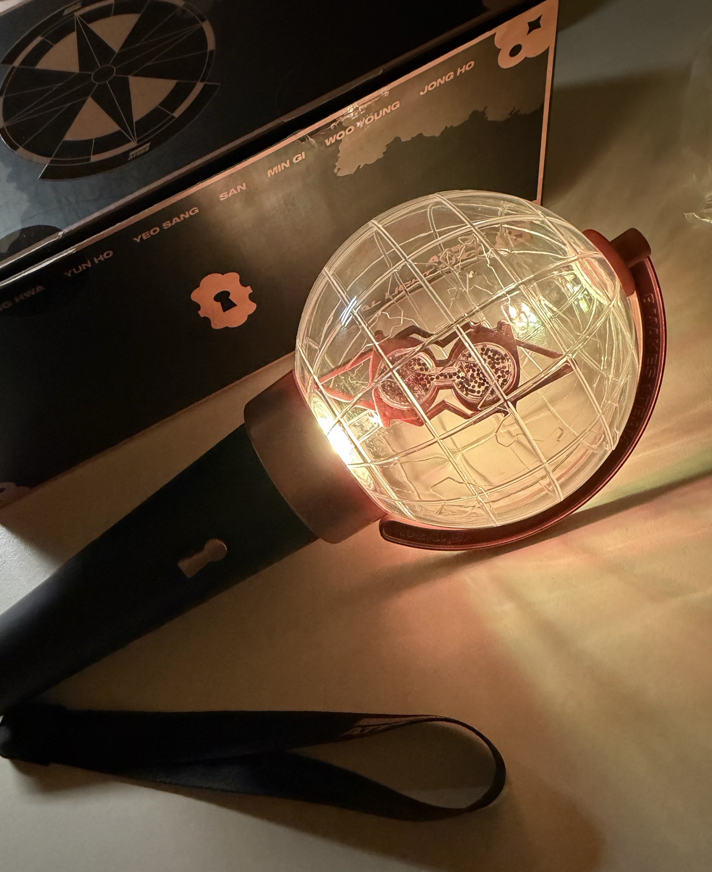 ATEEZ 一代手燈 Lightiny