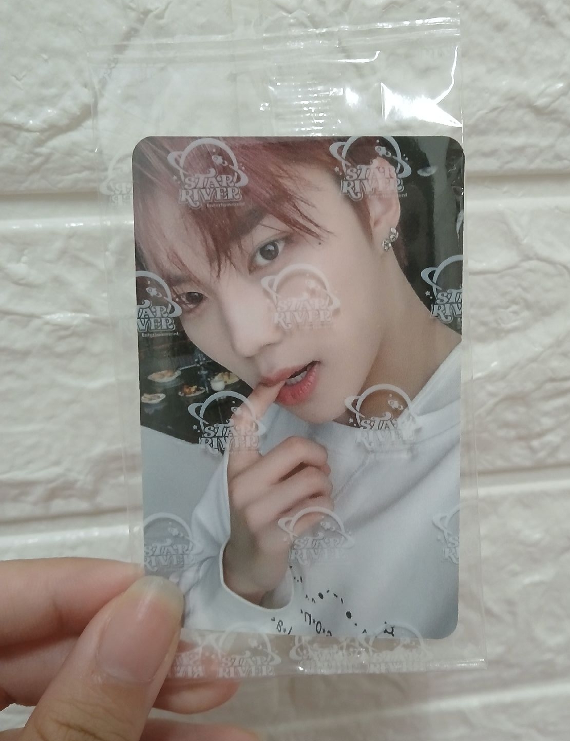 中背咬手指旭 全新未拆