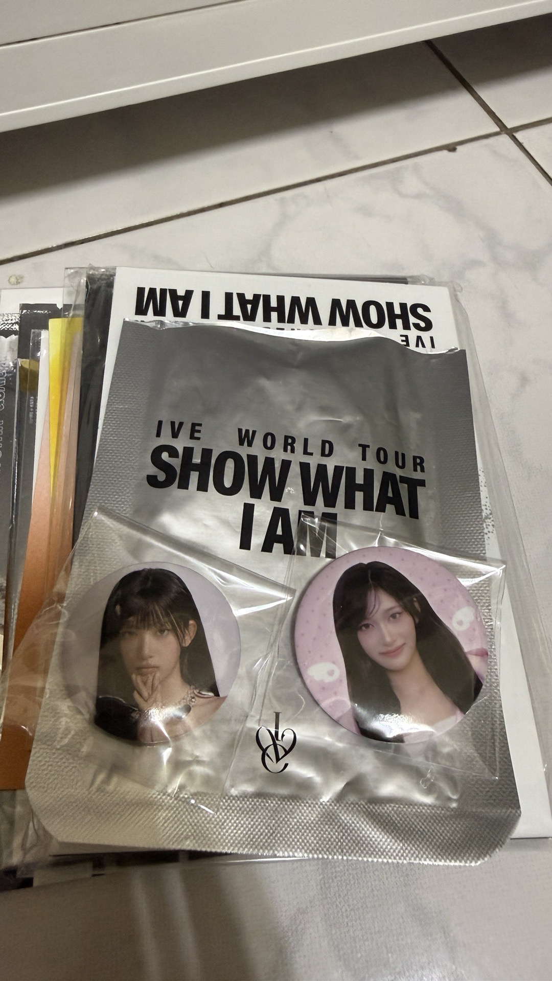 IVE show what i am 演唱會線下周邊 徽章組 李瑞確定款