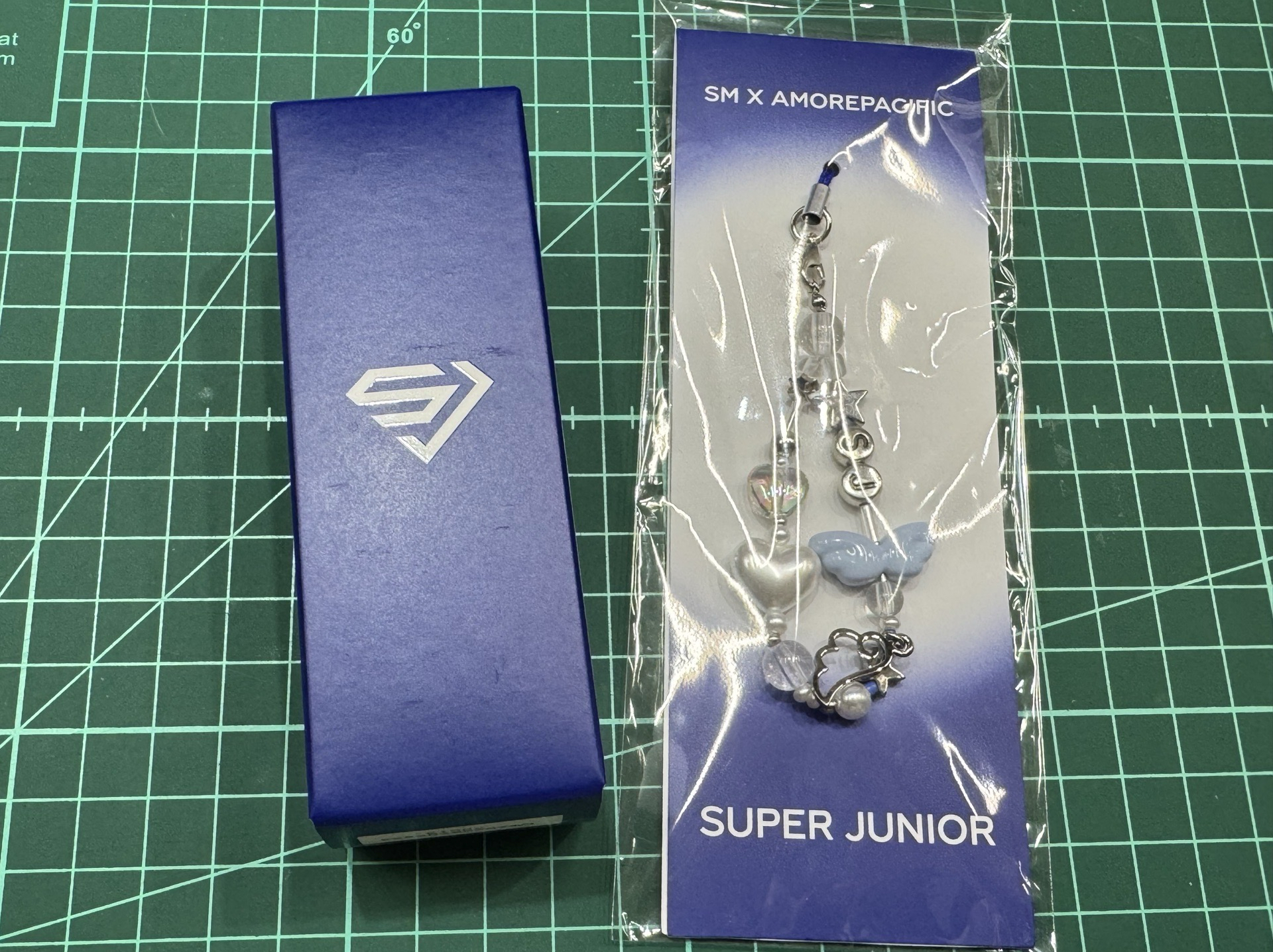 SJ 手燈護唇膏+吊飾