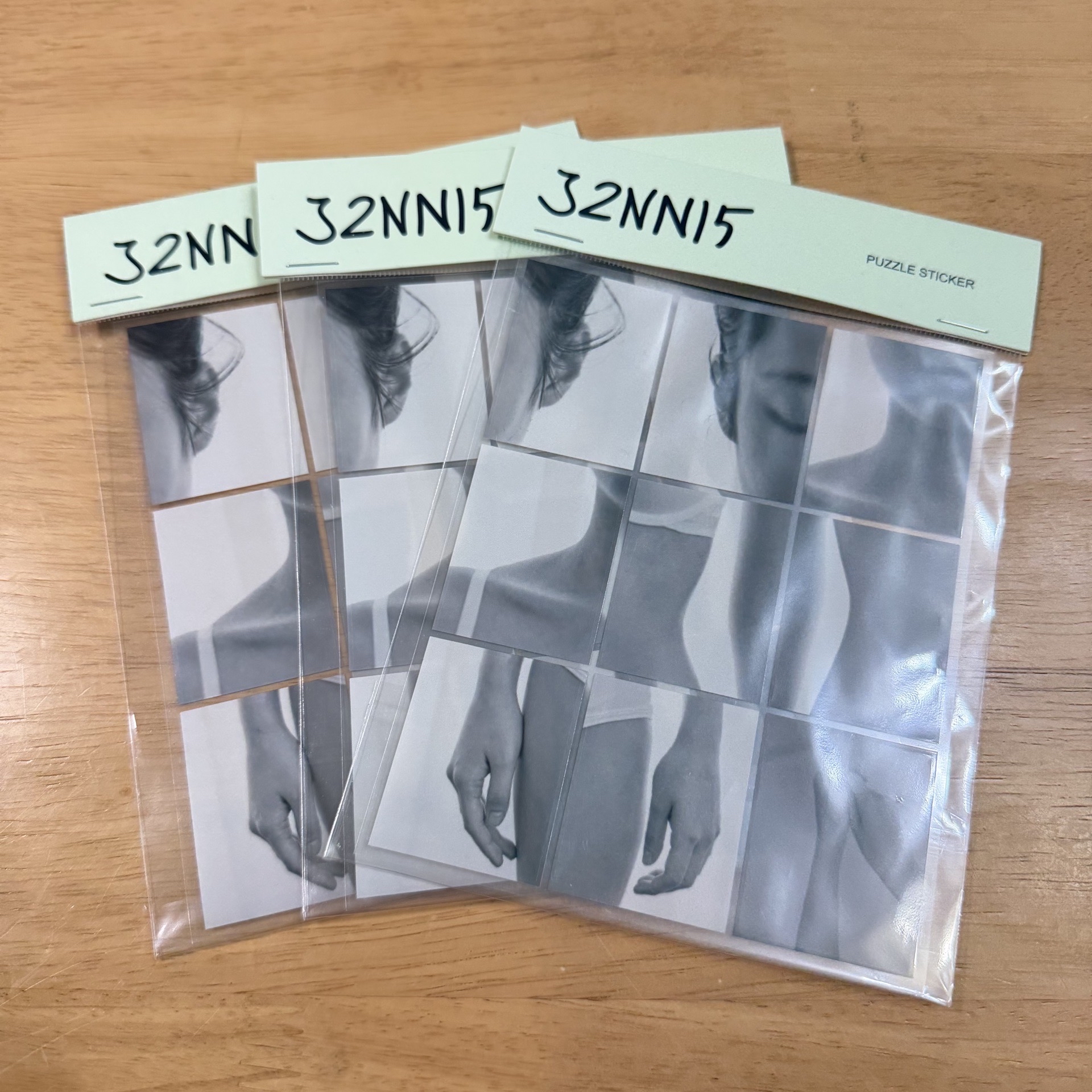 J2NNI5 PUZZLE STICKER Jennie攝影展貼紙