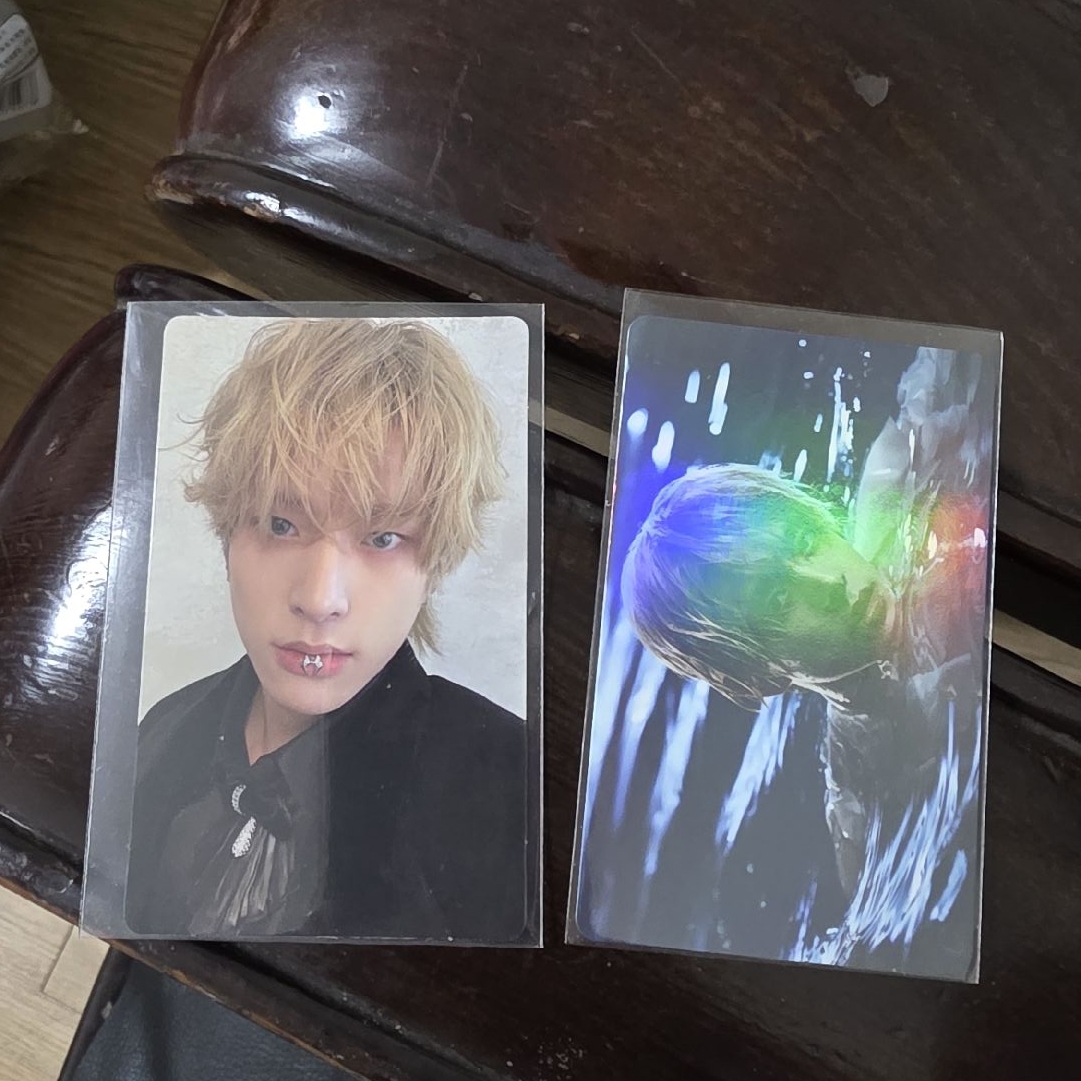 迷四專輯卡兩張