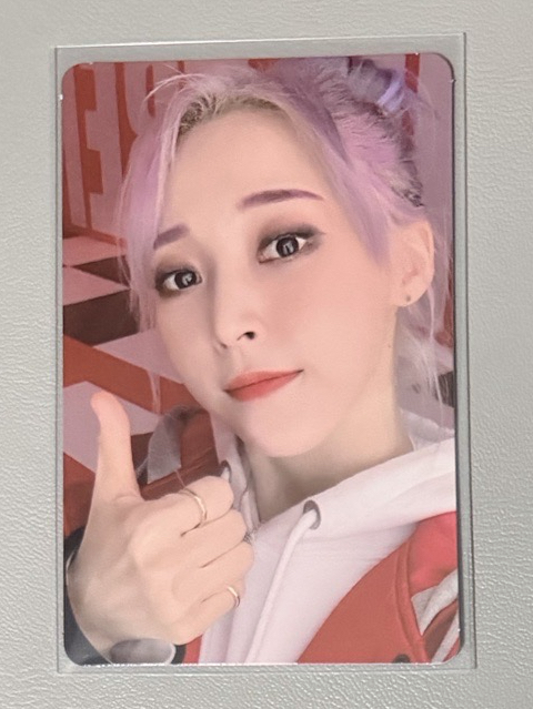 reality in BLACK 專輯卡 玟星