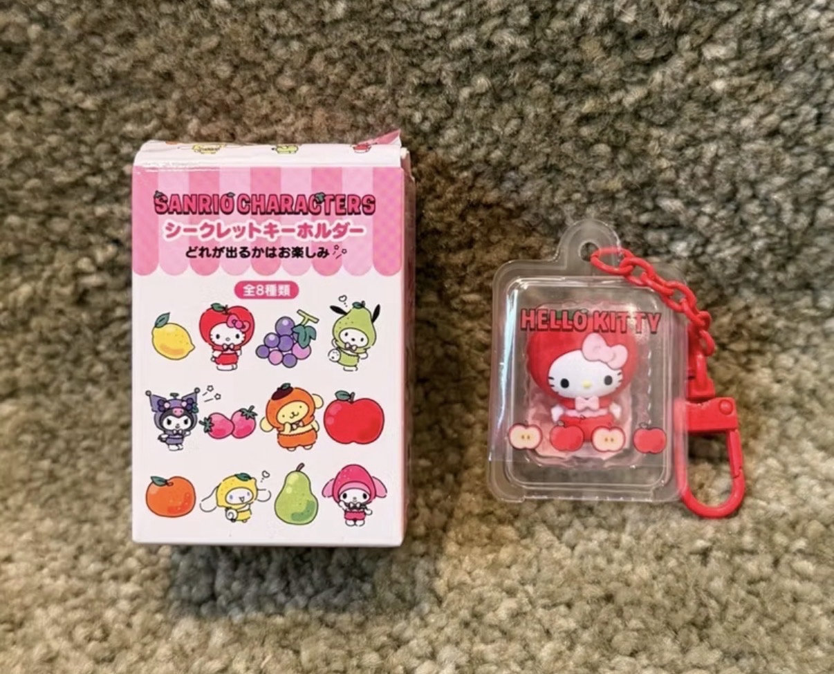 三麗鷗 水果系列微型吊飾盲盒 🍎紅蘋果Kitty